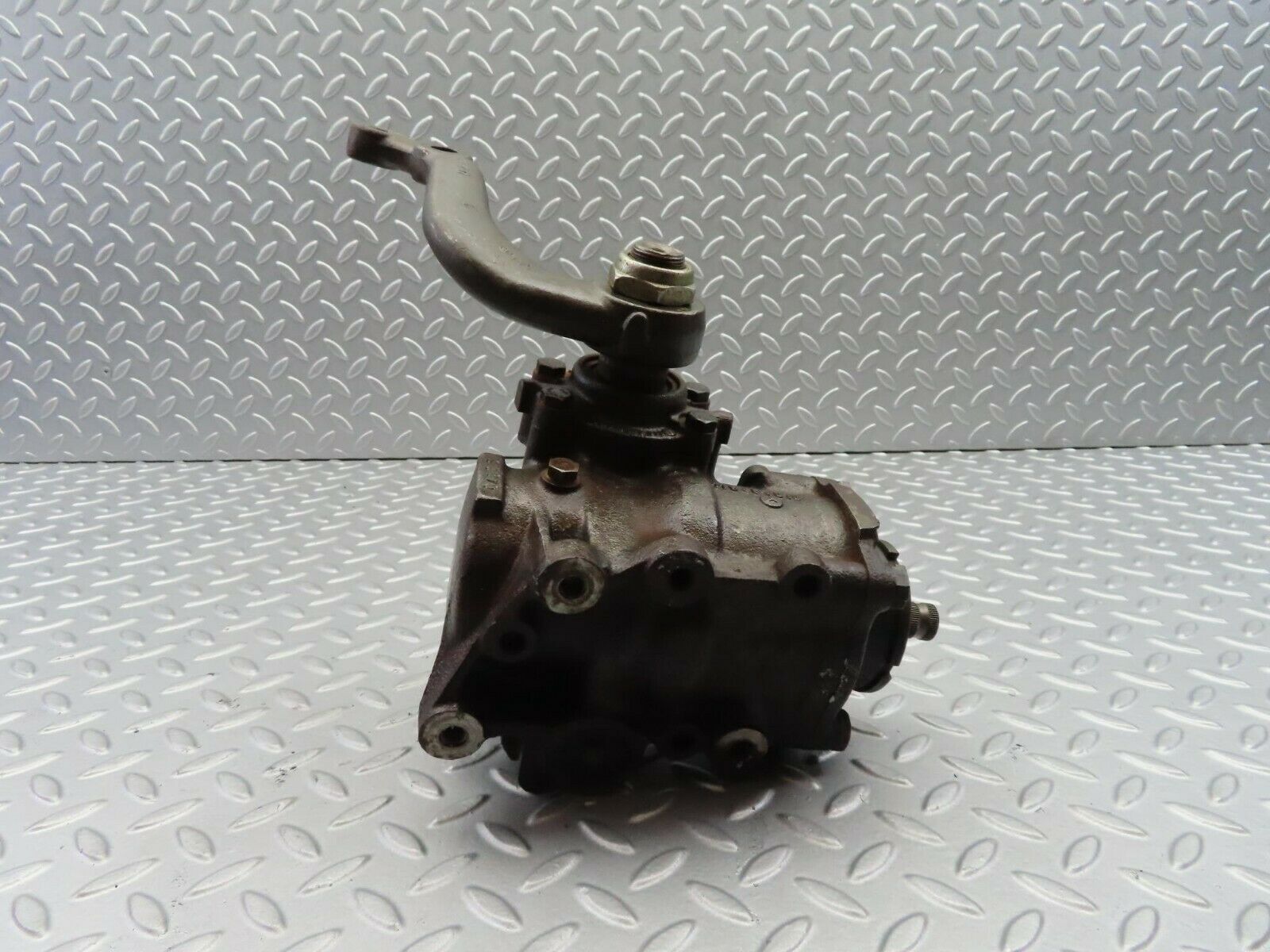 7159 Mercedes-Benz C107 350SLC Coupe Steering Box 1164610101