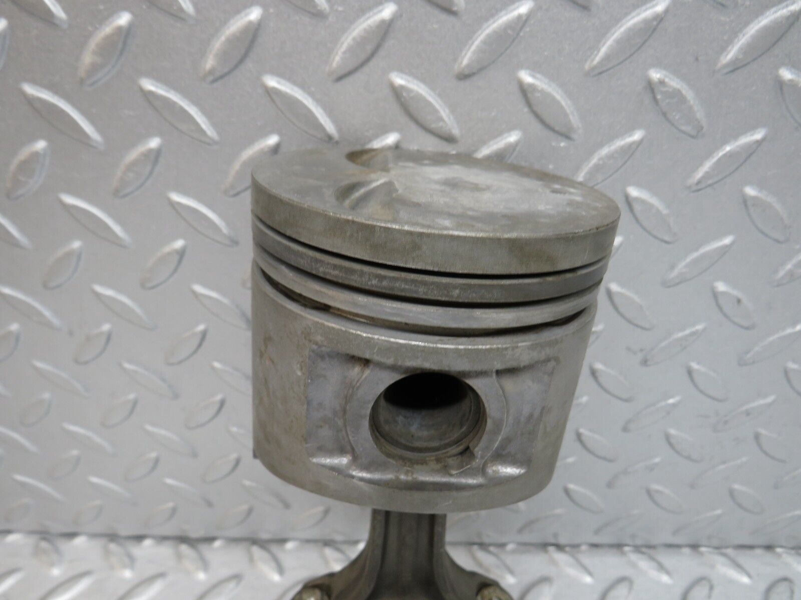 37627 Mercedes-Benz W109 300SEL Piston With Connecting Rod 91.5 mm