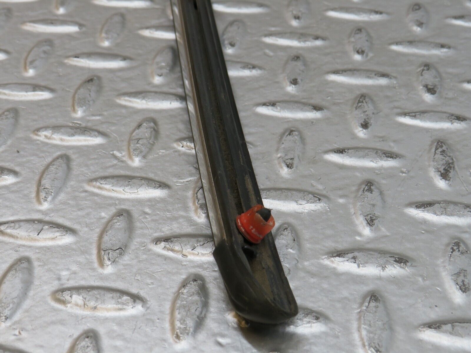 28233 Mercedes-Benz S123 240D Wagon Front Right Fender Wing Centre Moulding Trim