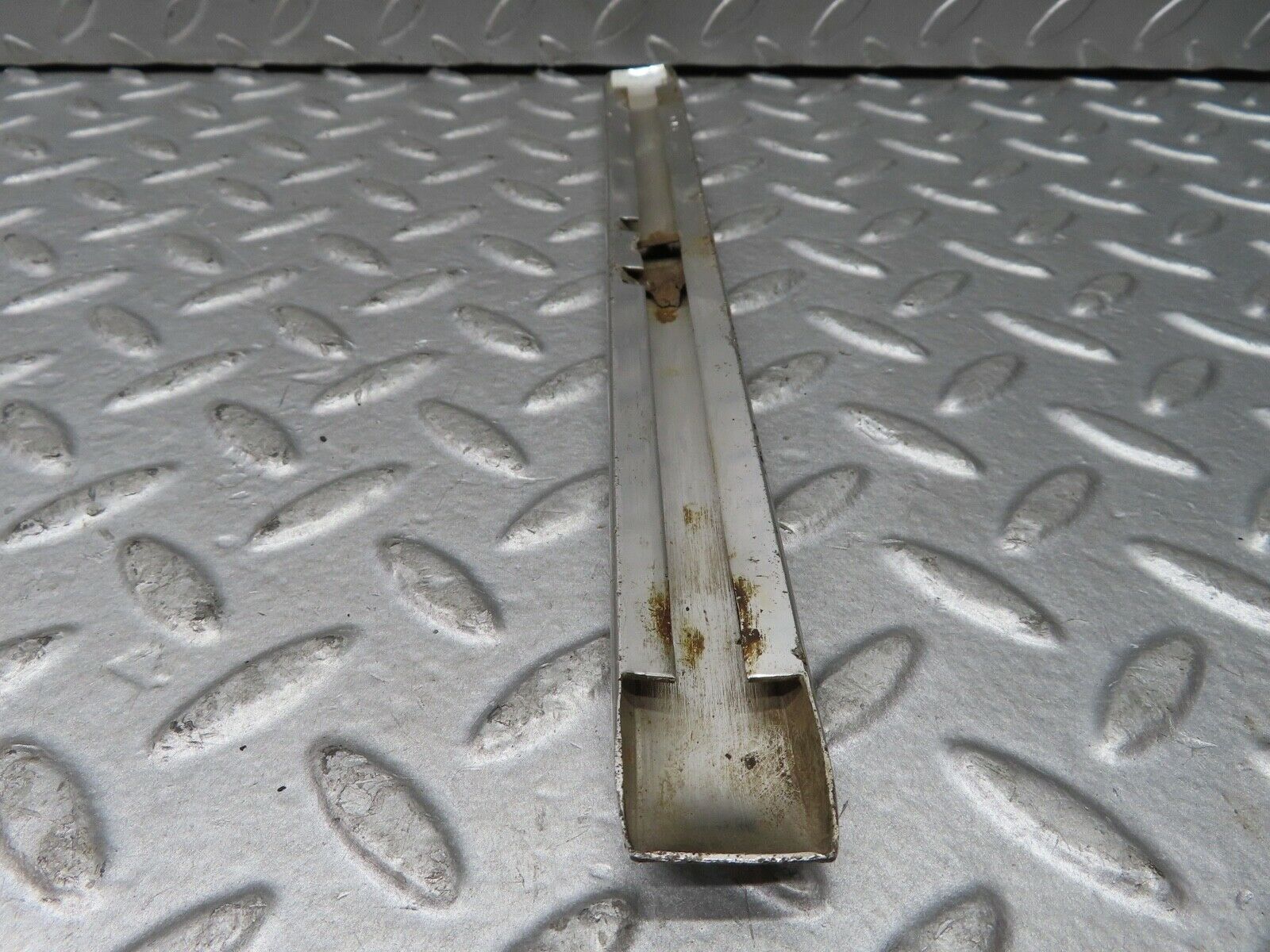 19019 Mercedes-Benz W120 W121 Ponton Front Fender Wing Lower Chrome Moulding Trim