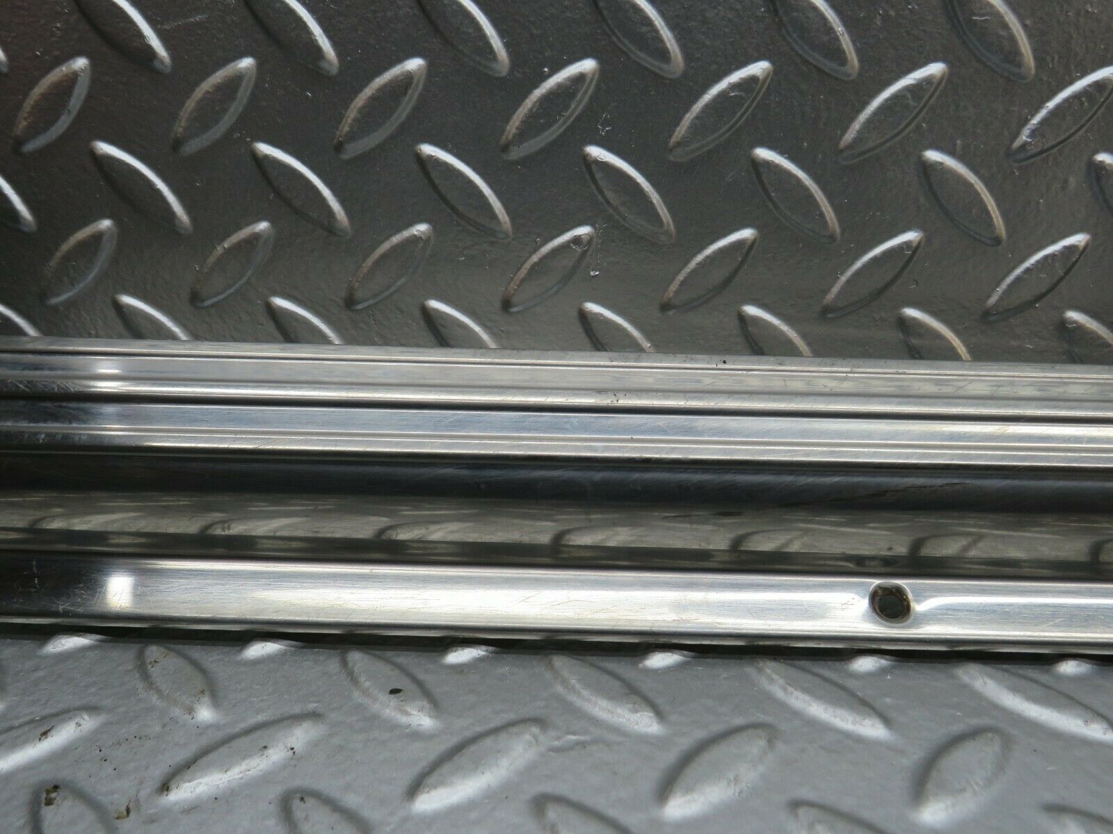 22706 Mercedes-Benz C107 450SLC Coupe Right Door Sill Chrome