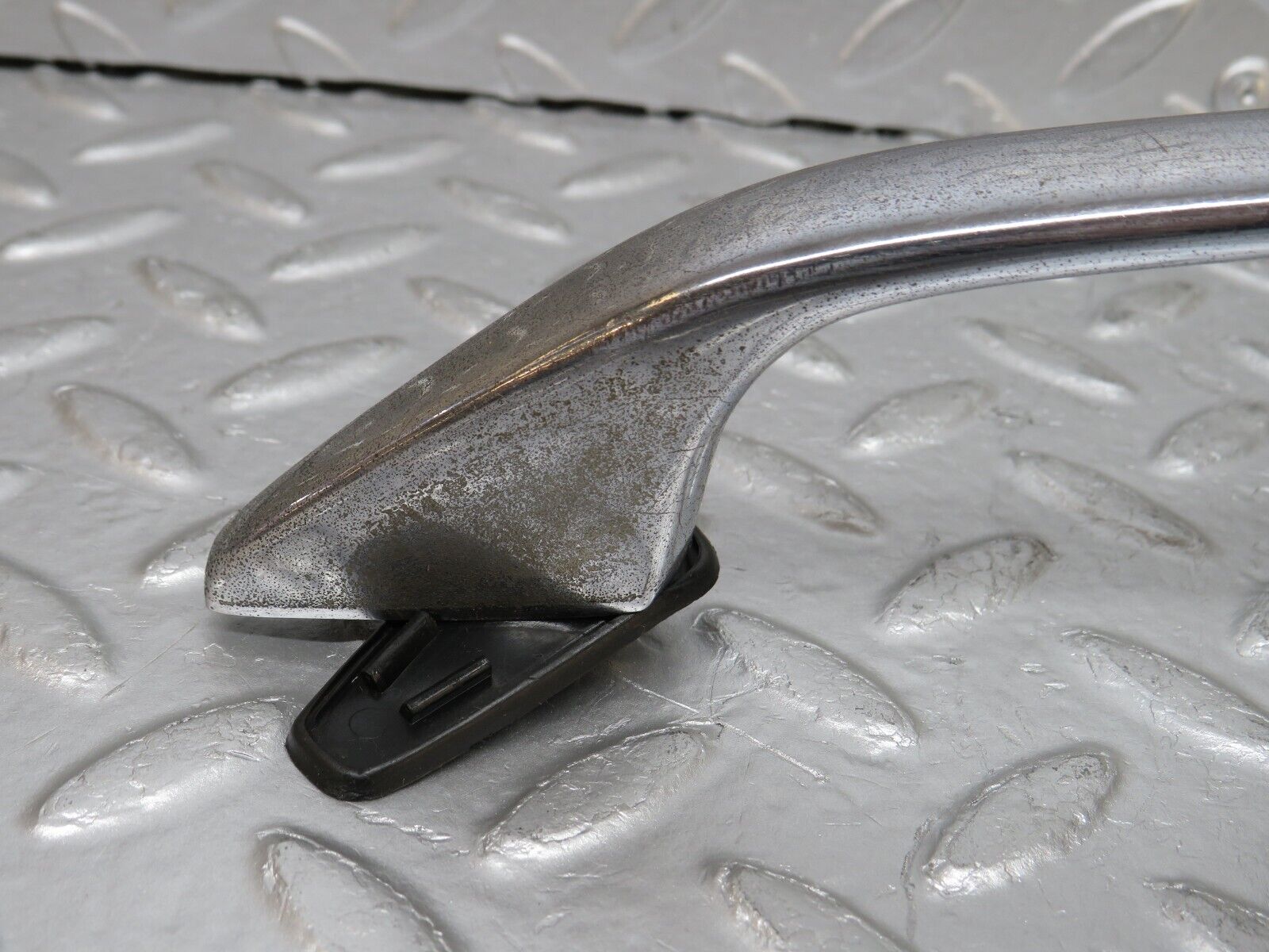 0795 Mercedes-Benz W108 280SE Front Right Door Handle No Key 1087661401