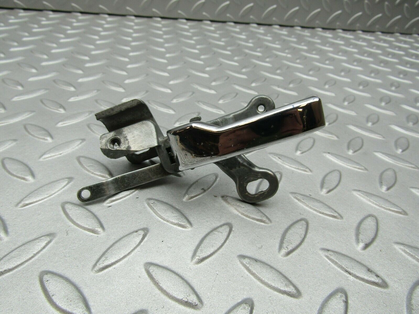 3299 Mercedes-Benz W108 280SE Chrome Door Handle Left 1157660119