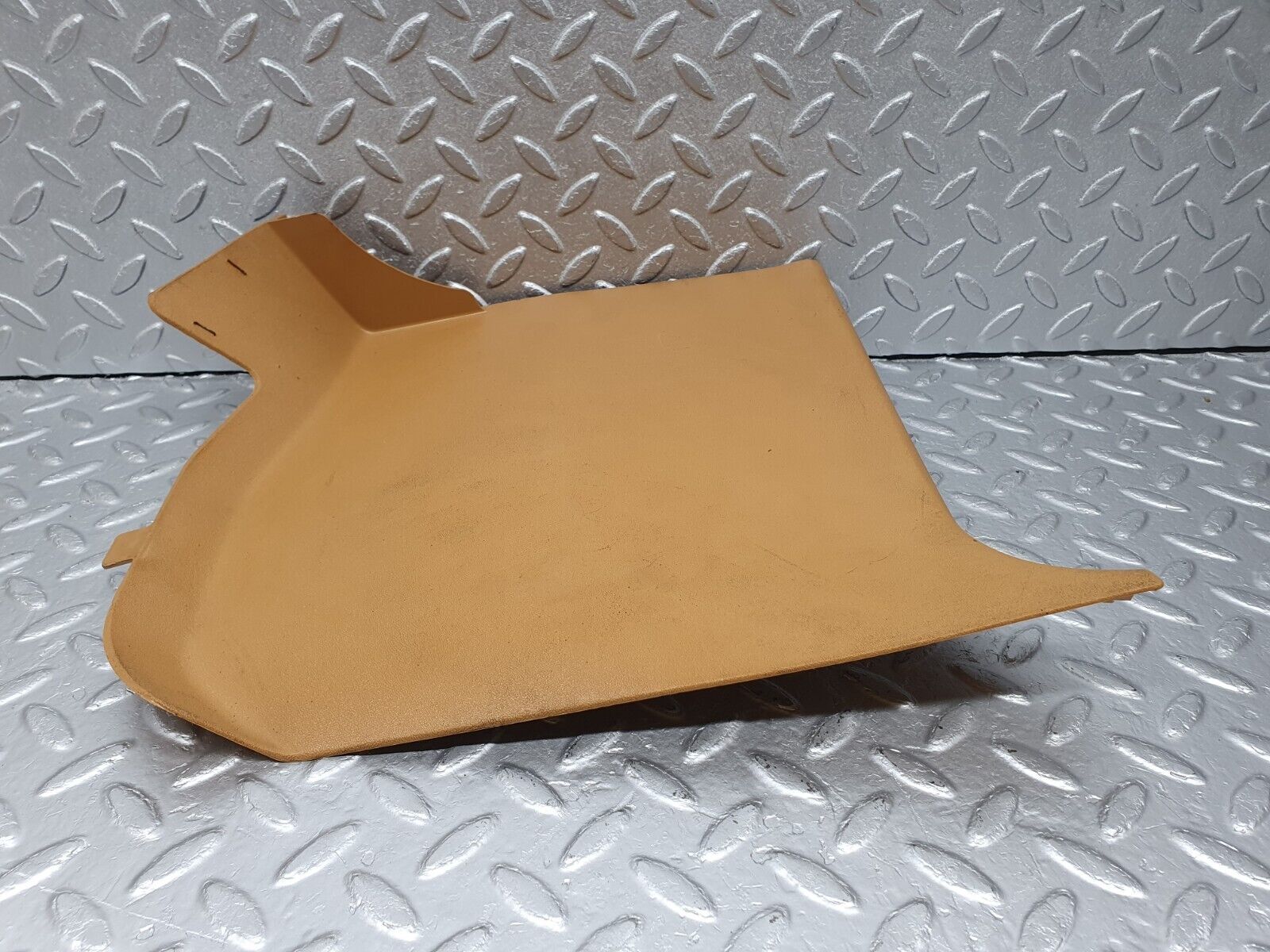 41385 Mercedes-Benz W124 200E Front Right Kick Panel Palomino 1246800306