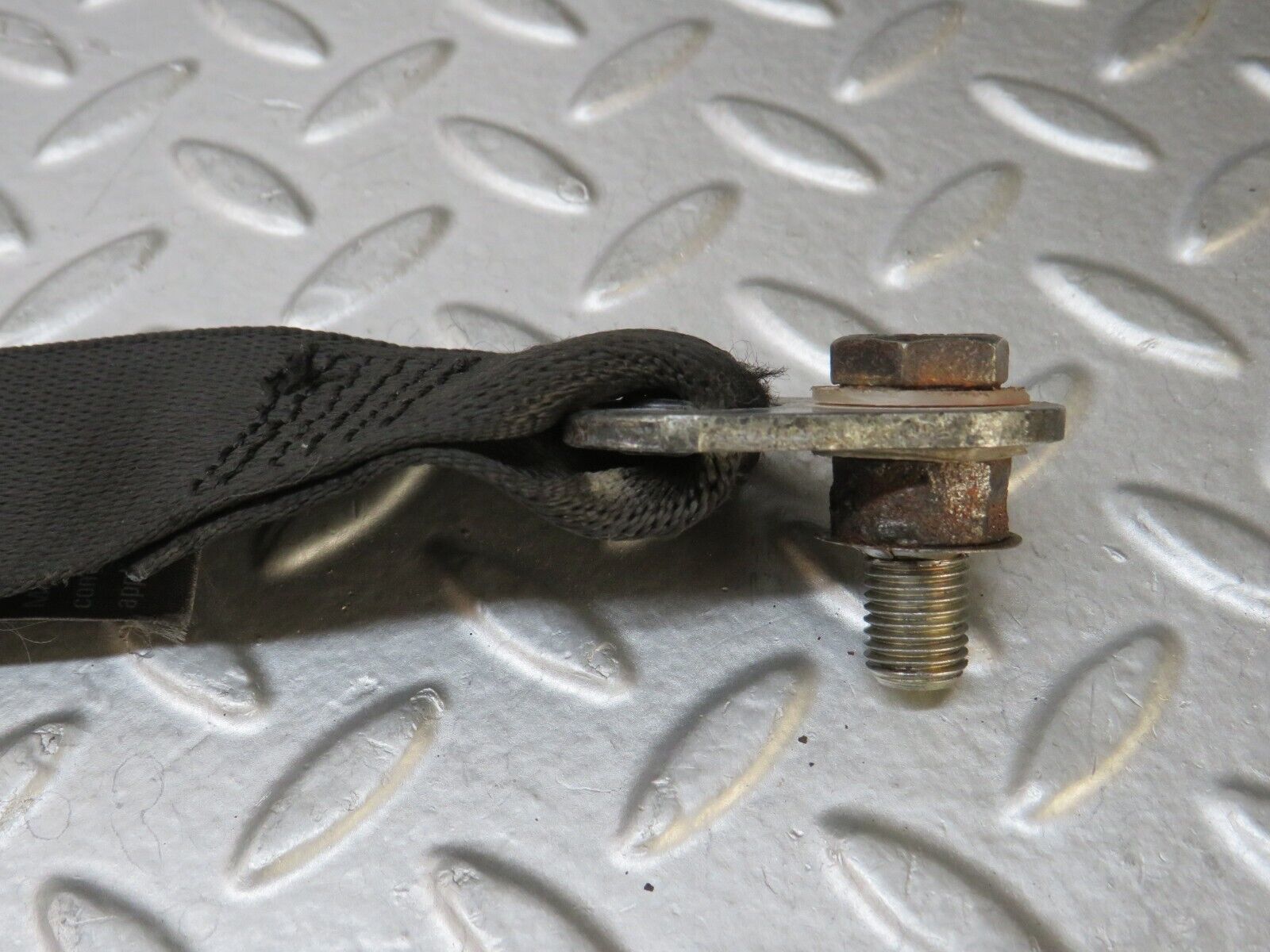 36318 Mercedes-Benz W126 420SE Front Left Seat Belt 1268604993 1268680011