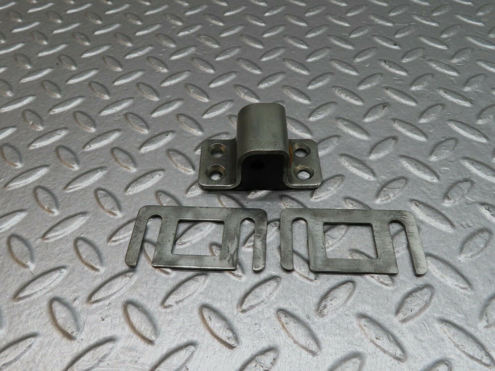 18047 Mercedes-Benz W123 200 Door Lock Latch Right Side