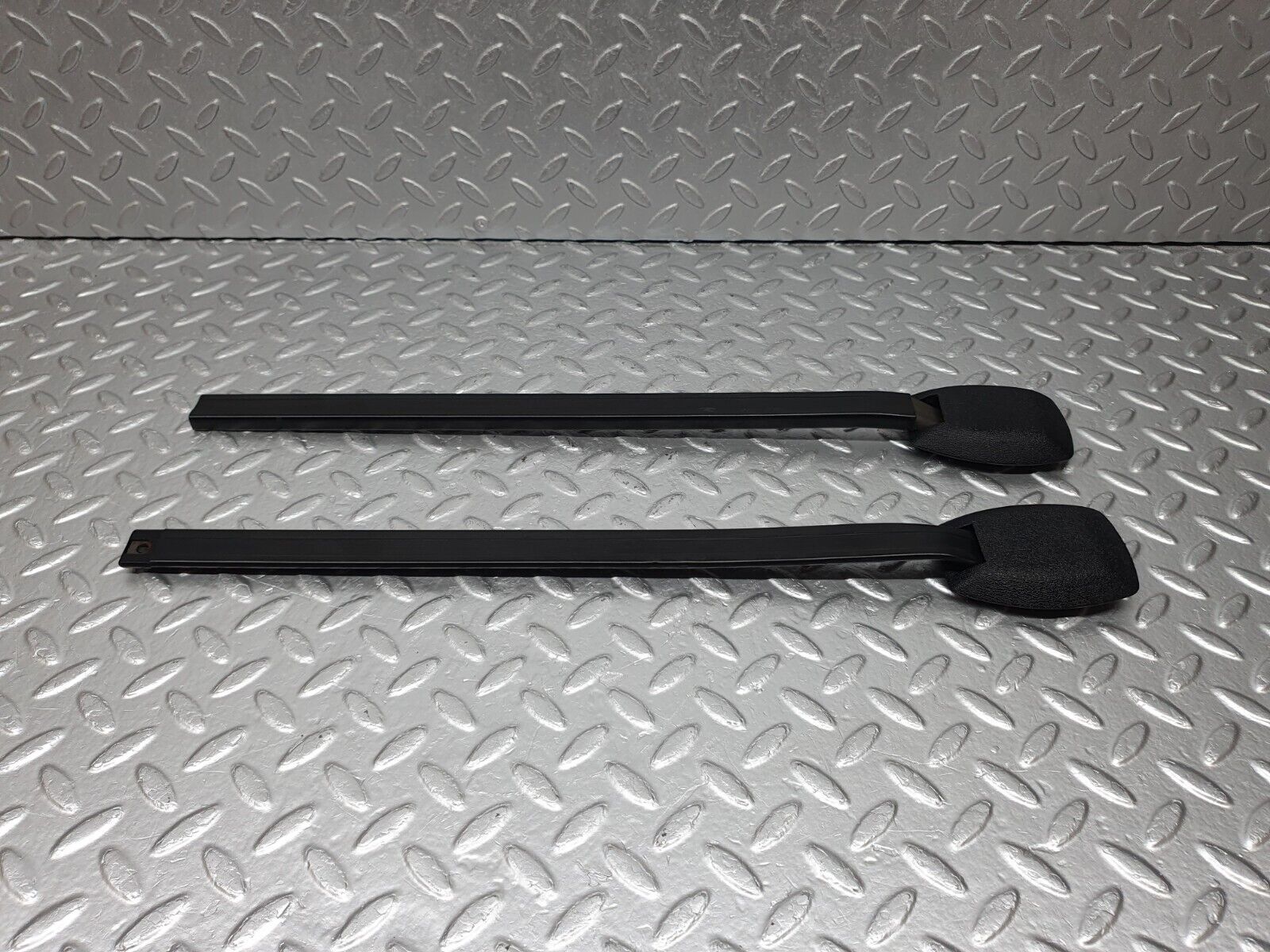 41415 Mercedes-Benz W124 200E Seat Belt Runner Pair