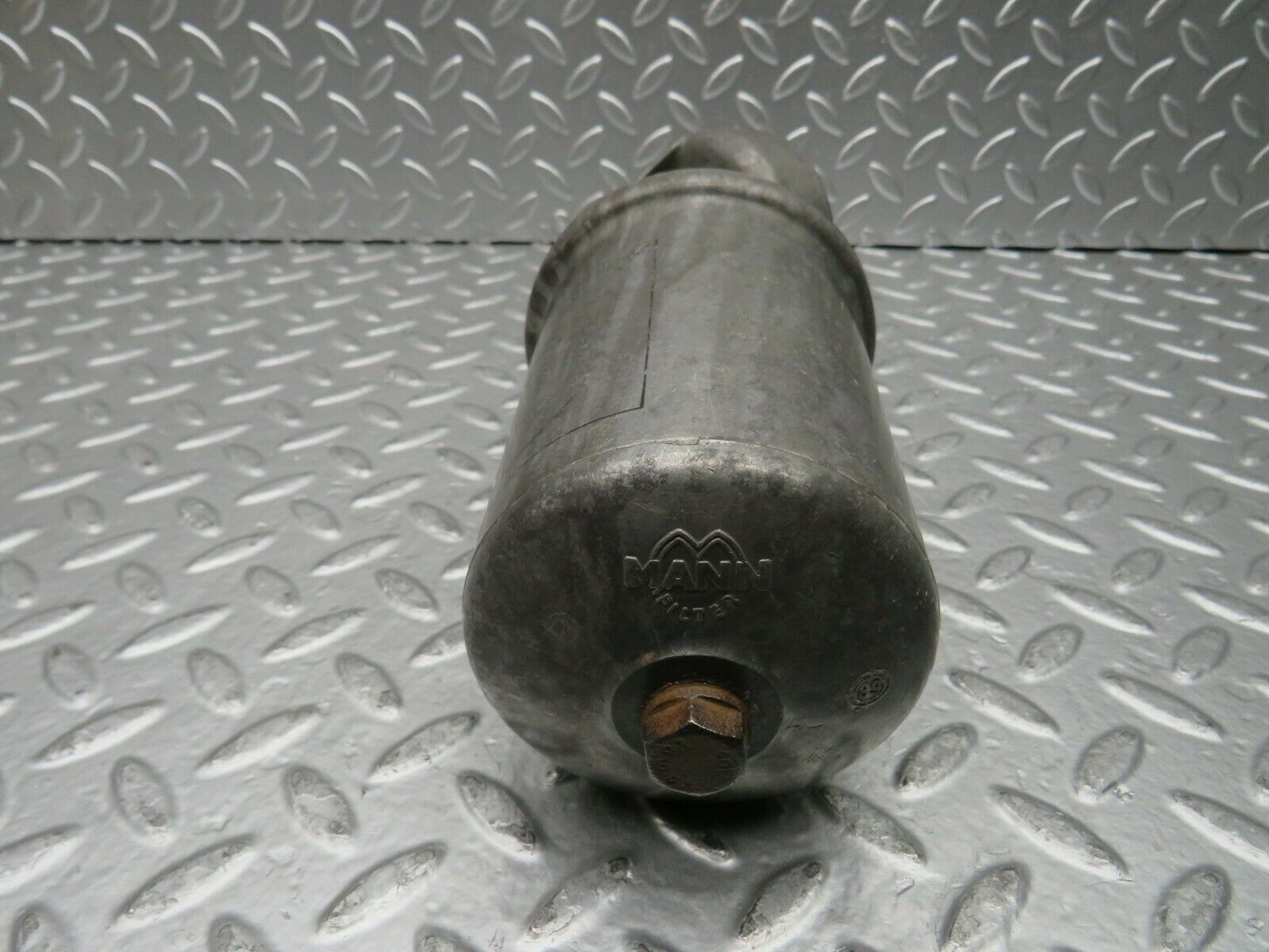 22777 Mercedes-Benz C107 450SLC Coupe Oil Filter Housing 1161840309