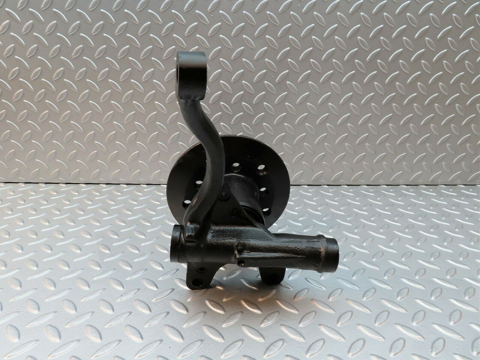 3454 Mercedes-Benz W108 280SE Wheel Hub Front Left