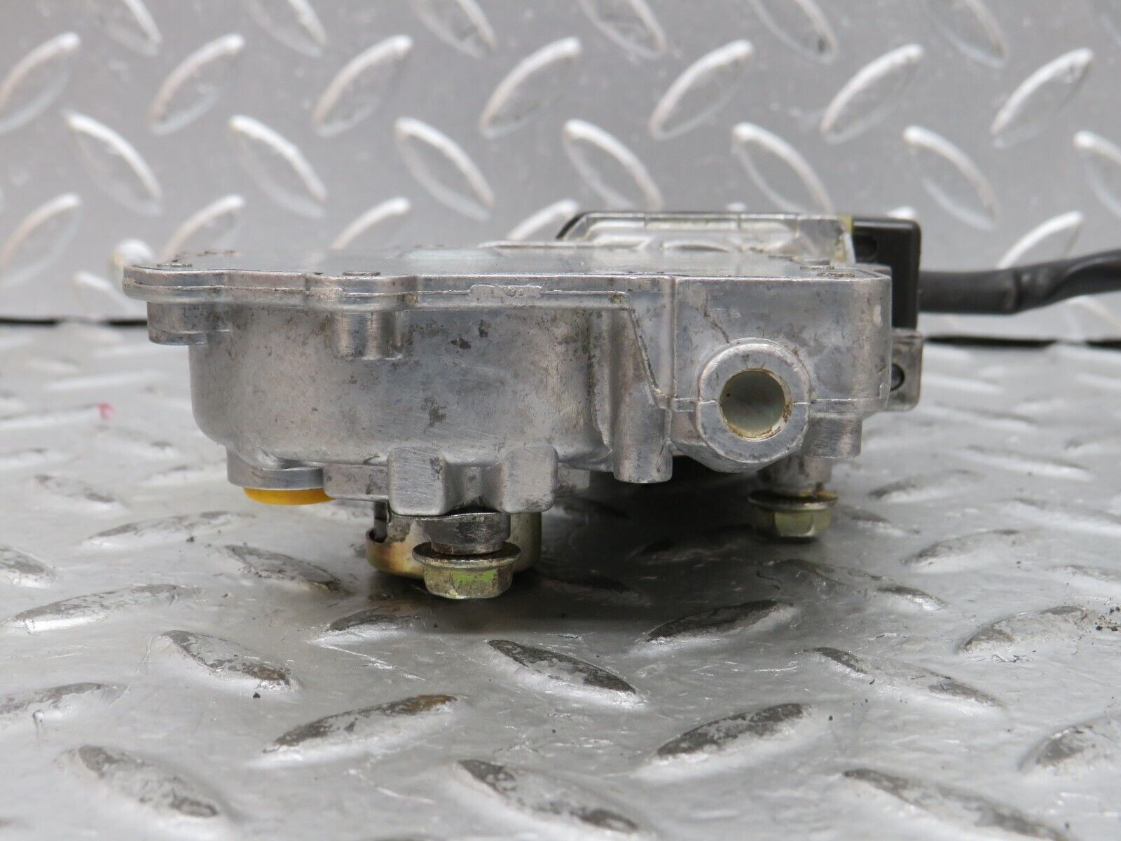 27662 Mercedes-Benz S124 300TE Window Regulator Motor Right Bosch 0130821285