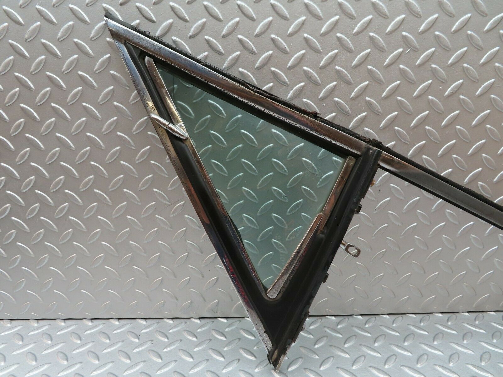 4600 Mercedes-Benz W114 280CE Coupe Front Left Quarter Window Glass