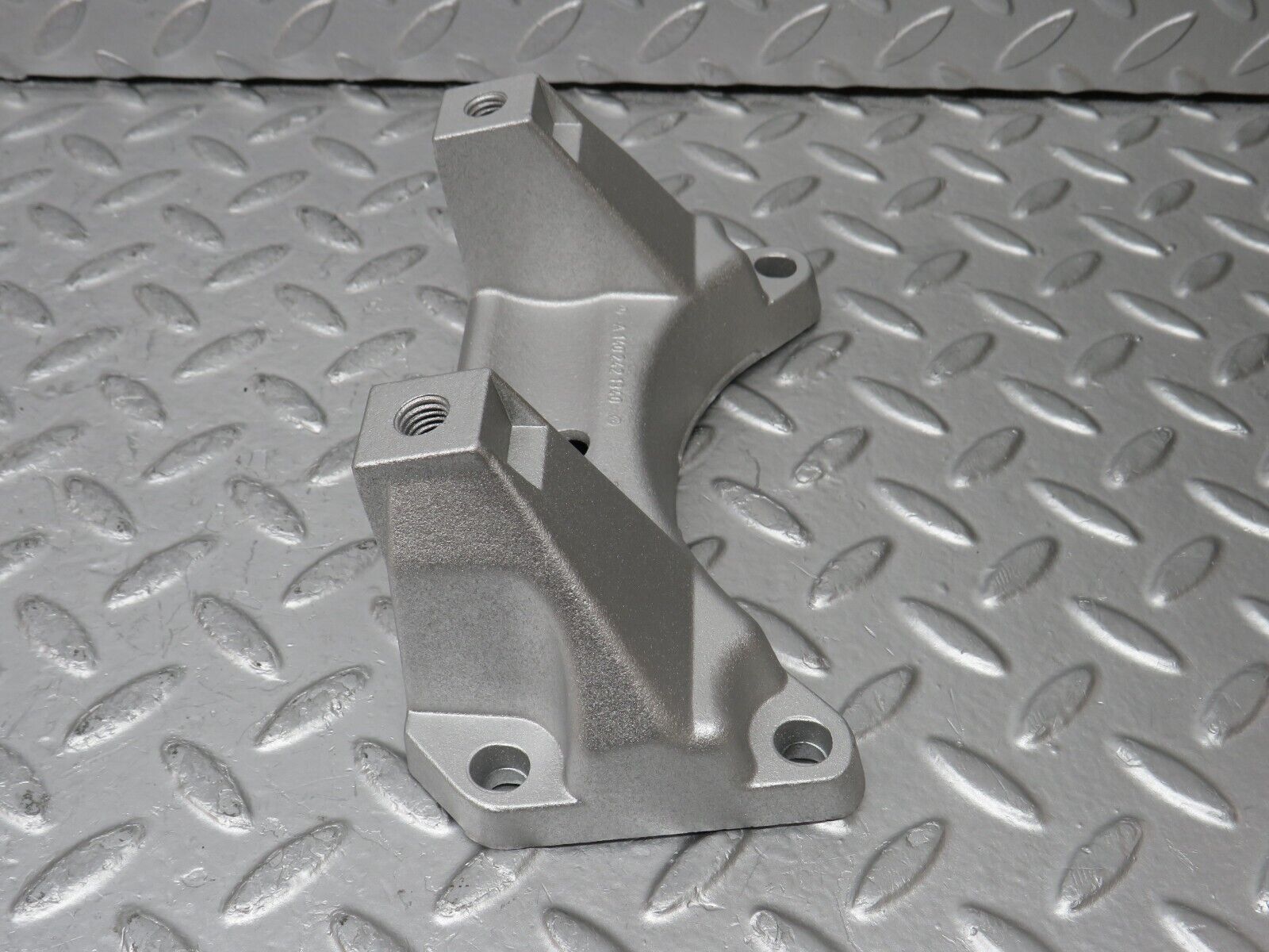 34826 Mercedes-Benz W210 320E Gearbox Rear Mount Bracket 1402421340