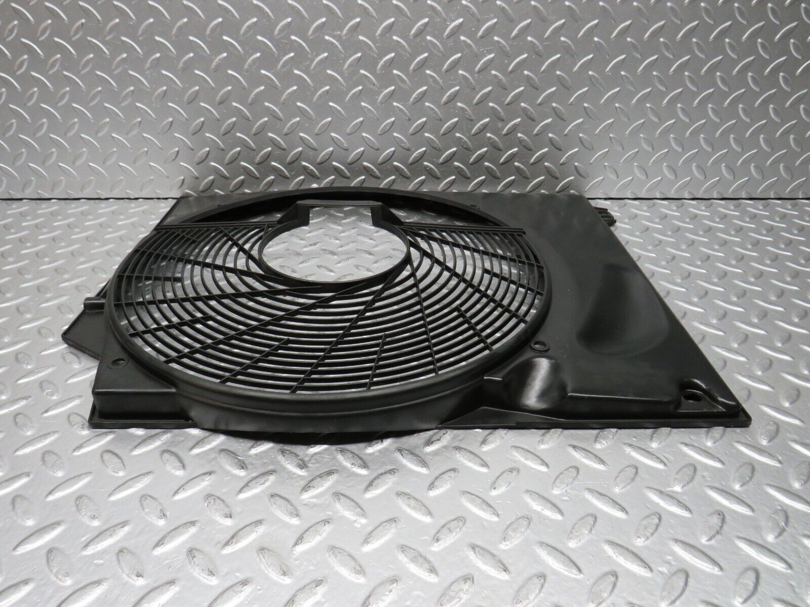 31198 Mercedes-Benz S124 220TE Wagon Fan Shroud 1245053655