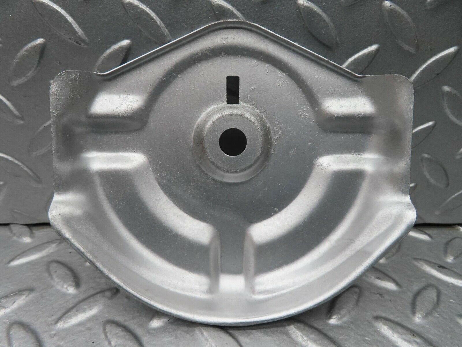 15091 Mercedes-Benz W140 S320 Engine Mount Bracket Heat Shield Left Side