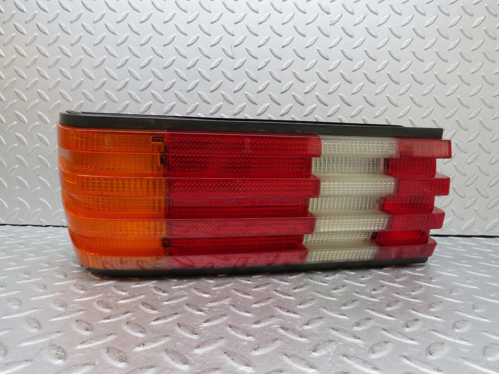 36933 Mercedes-Benz C126 420SEC Coupe Tail Light Left Side 0153316R3