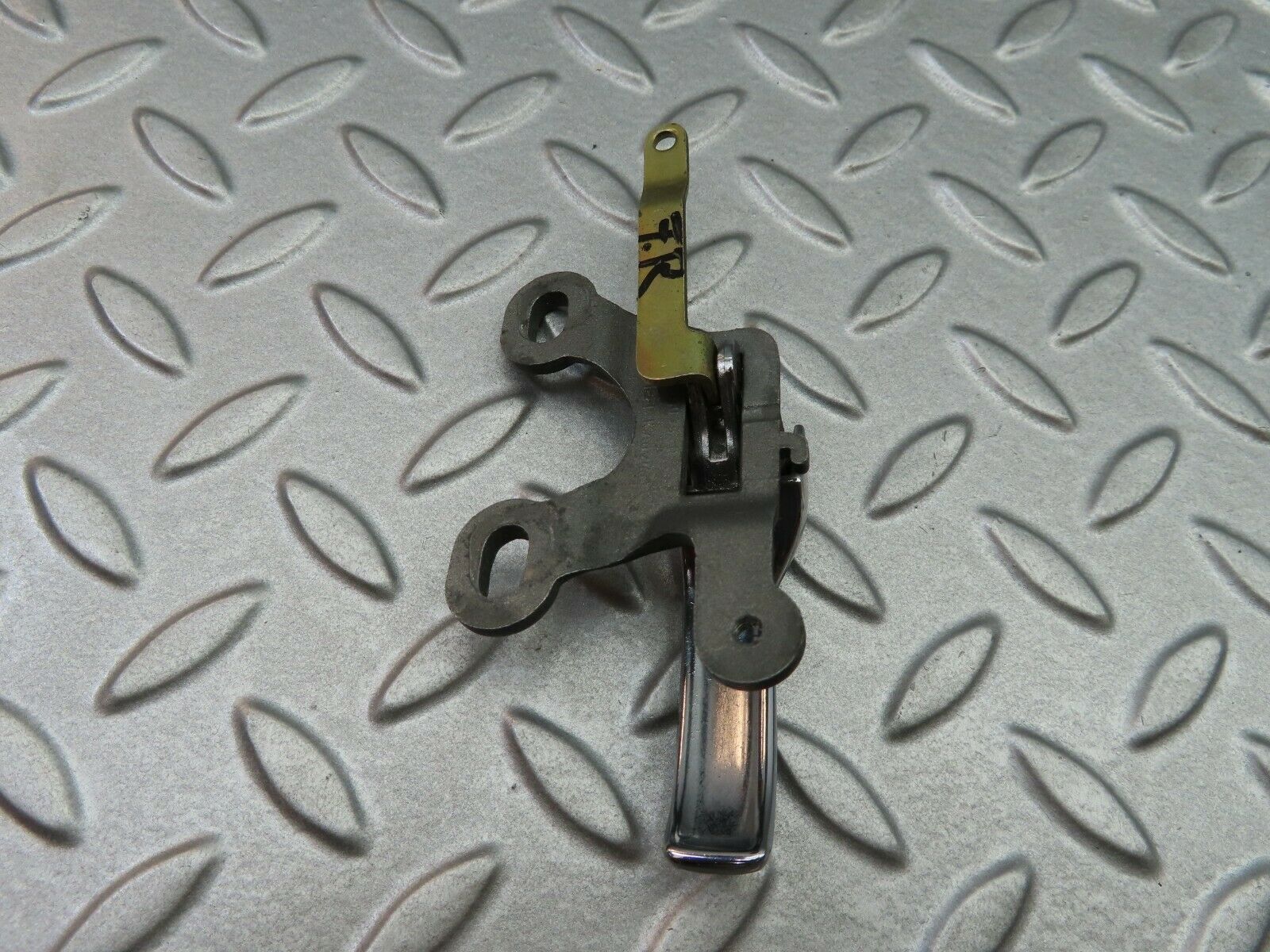 5825 Mercedes-Benz W123 200 Right Interior Door Handle