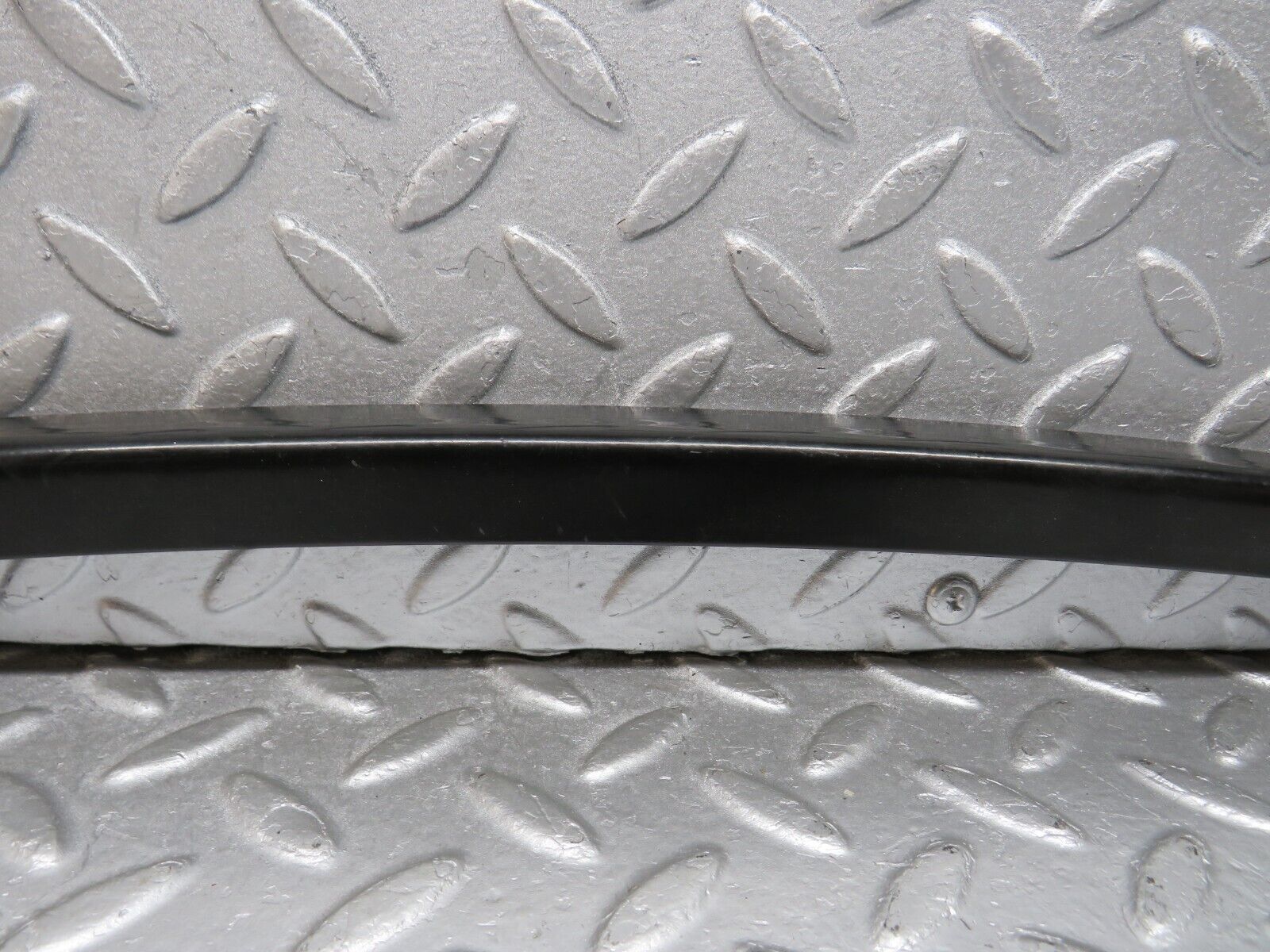 39661 Mercedes-Benz R129 320SL Coupe Right Door Rear Window Channel