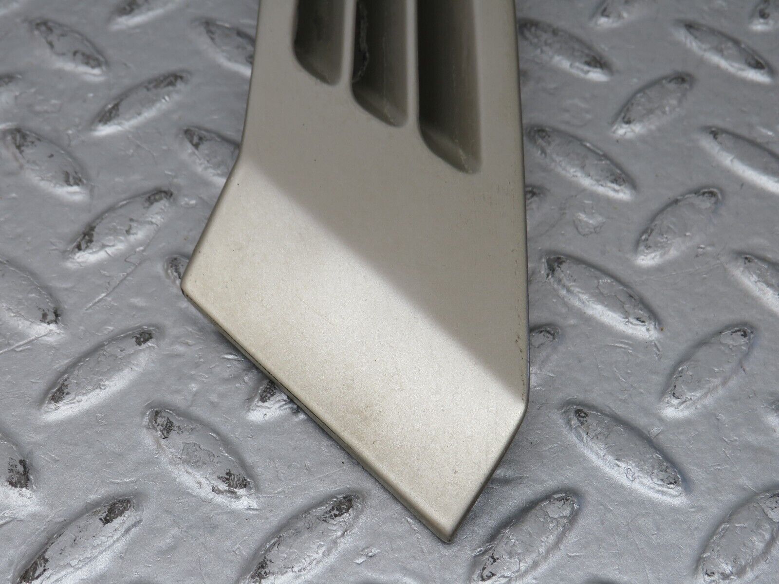 36499 Mercedes-Benz W201 190E 2.0L C Pillar Exterior Cover Right Side 2016980289