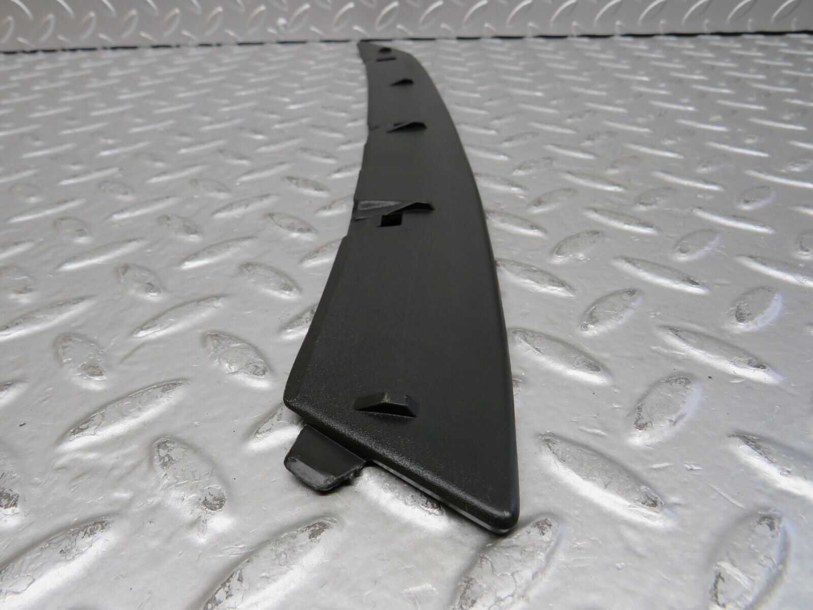 26792 Mercedes-Benz W123 240D Rear Left C Pillar Plastic Trim