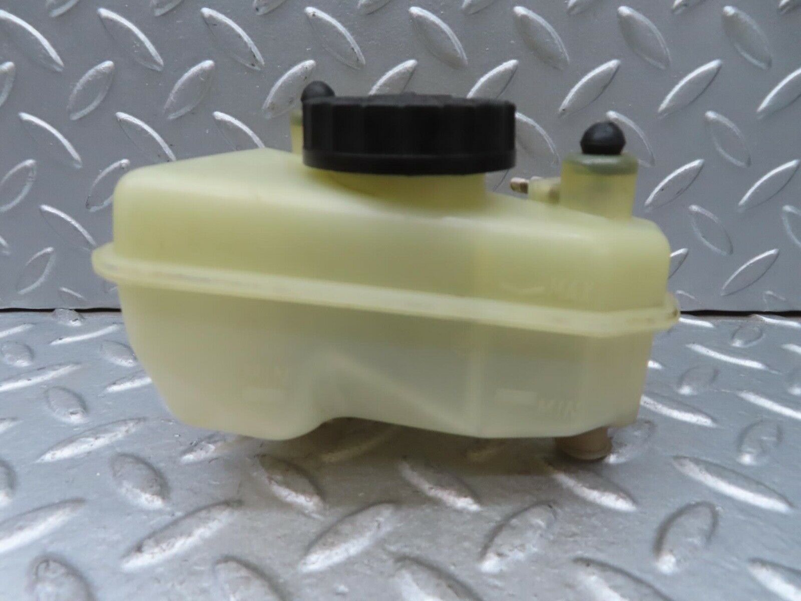 13587 Mercedes-Benz W123 200 Brake Fluid Reservoir Tank