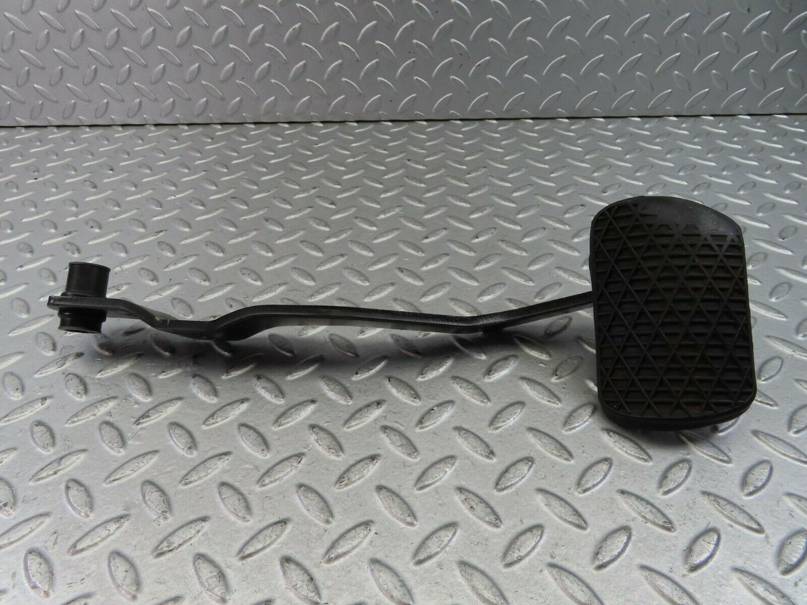9665 Mercedes-Benz C123 280CE Coupe Brake Pedal With Rubber