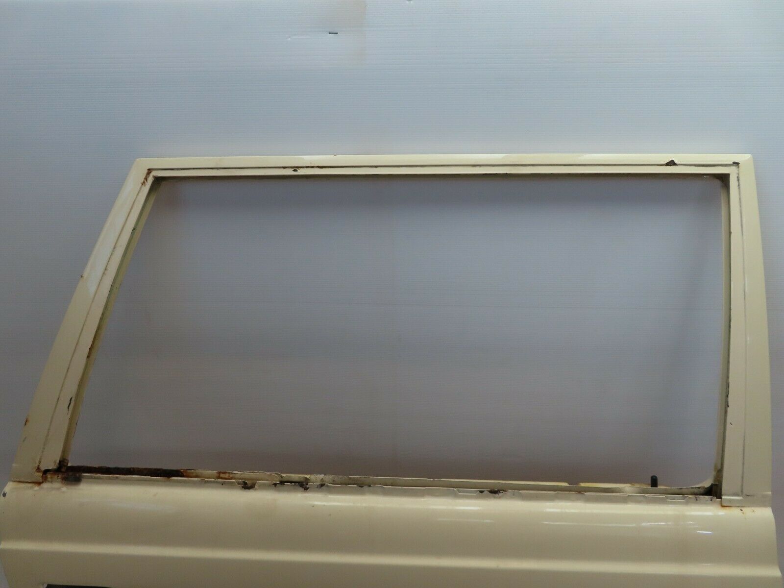 7805 Mercedes-Benz S123 230TE Wagon Rear Right Door