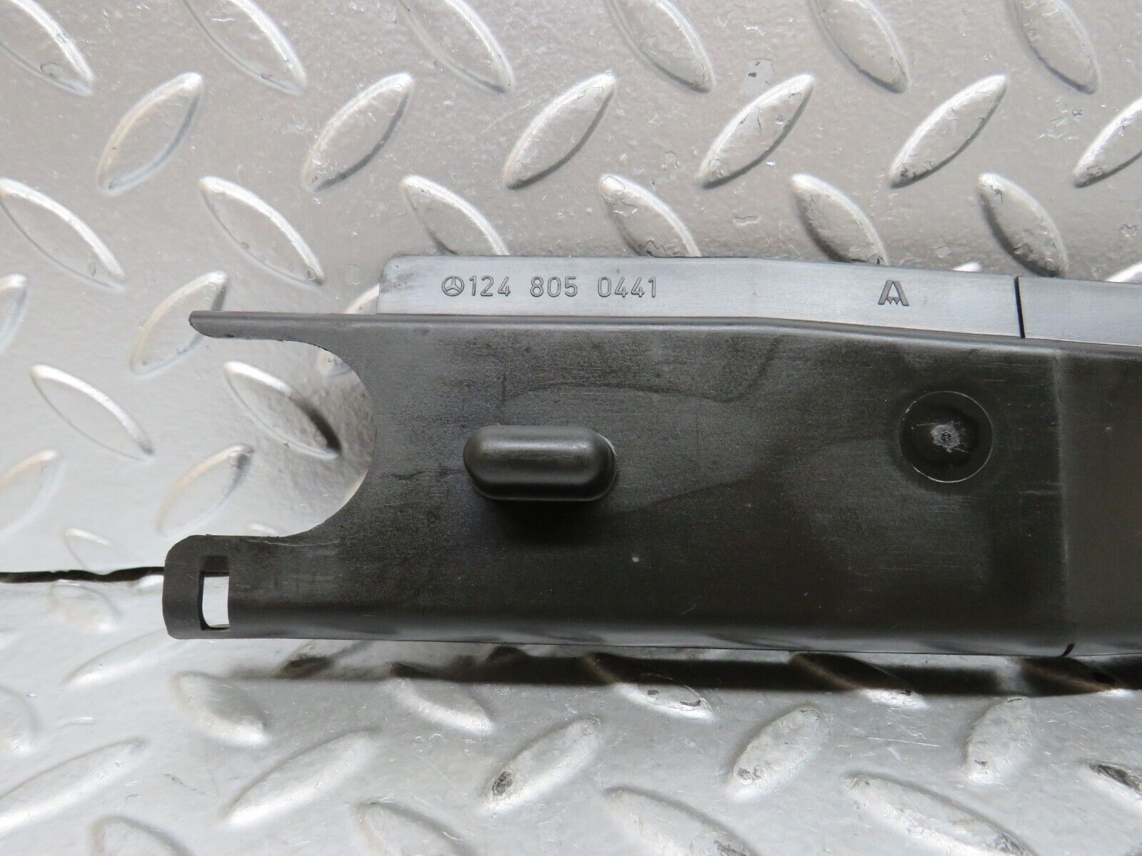 29108 Mercedes-Benz C124 320CE Coupe Trunk Lock Vacuum Actuator 1248050441