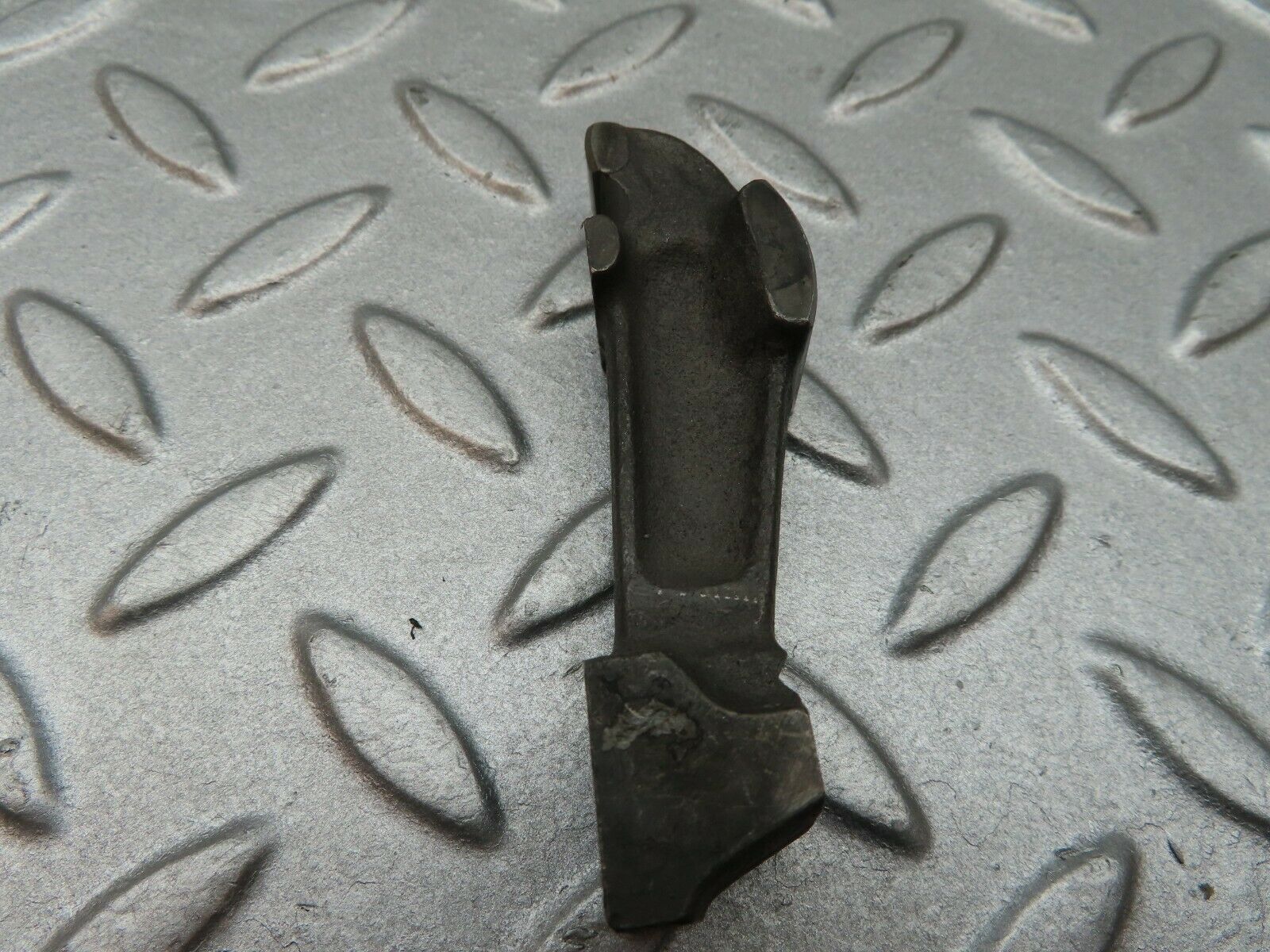 3540 Mercedes-Benz W108 280SE Valve Rocker Arm With Retaining Spring