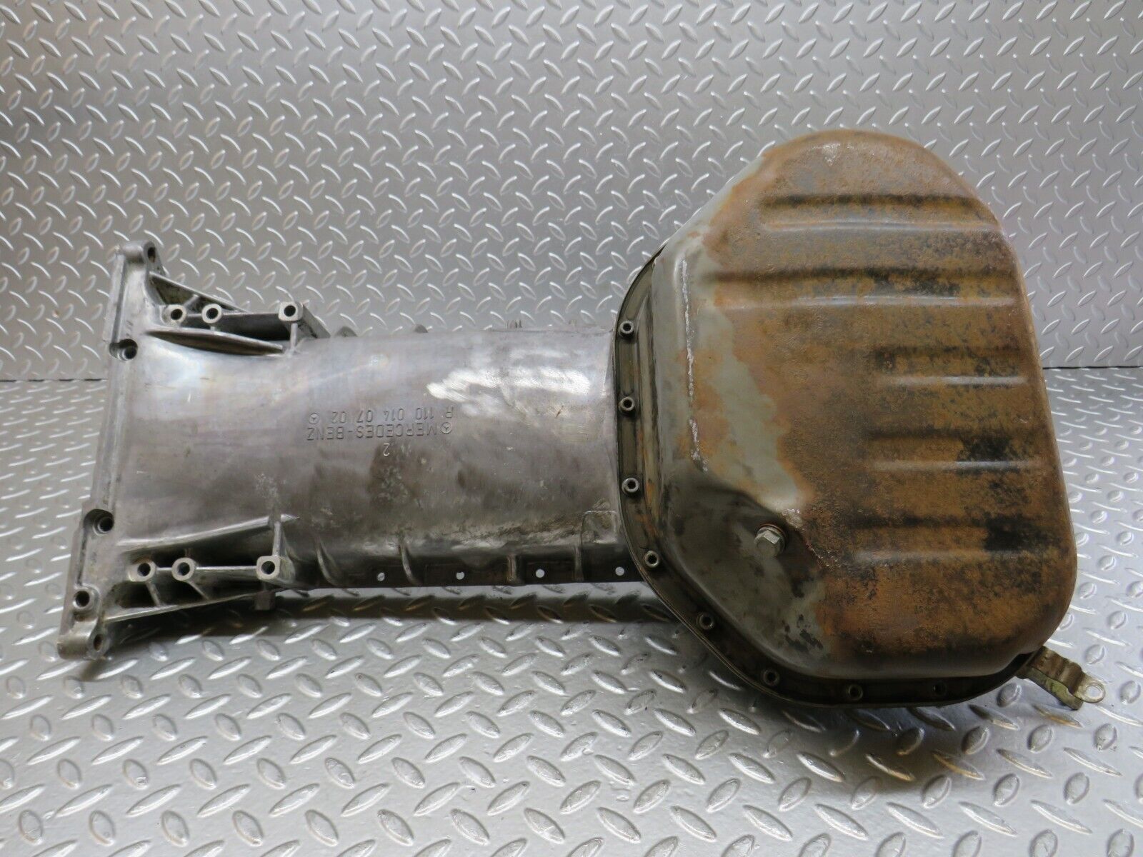 28172 Mercedes-Benz W123 280E Oil Pan Oil Sump 1100140702