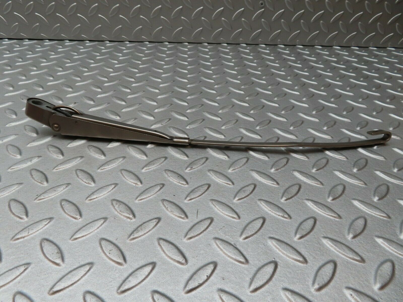 4659 Mercedes-Benz W114 280CE Coupe Front Right Wiper Arm