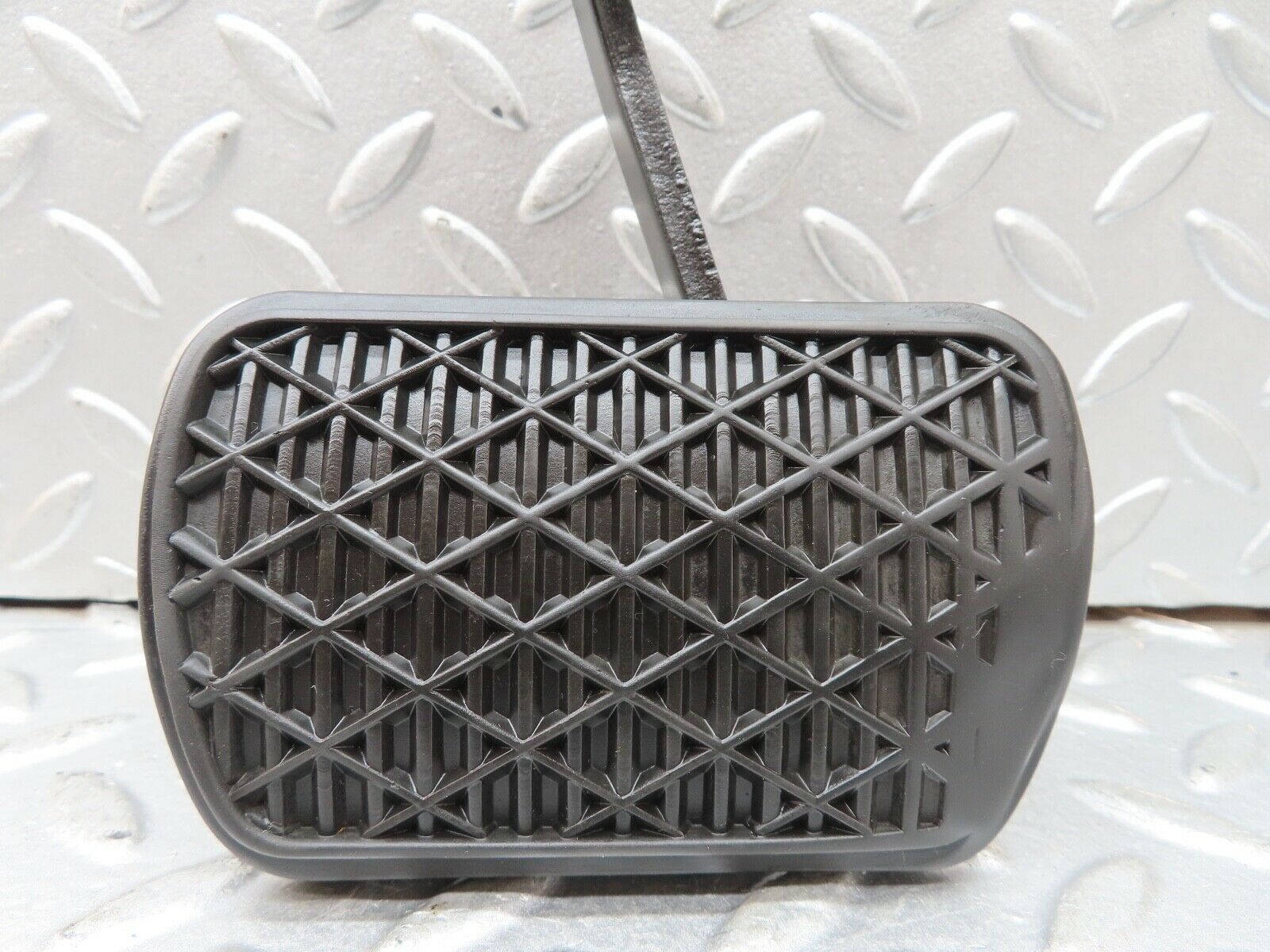 19099 Mercedes-Benz W123 300D Brake Pedal With Rubber