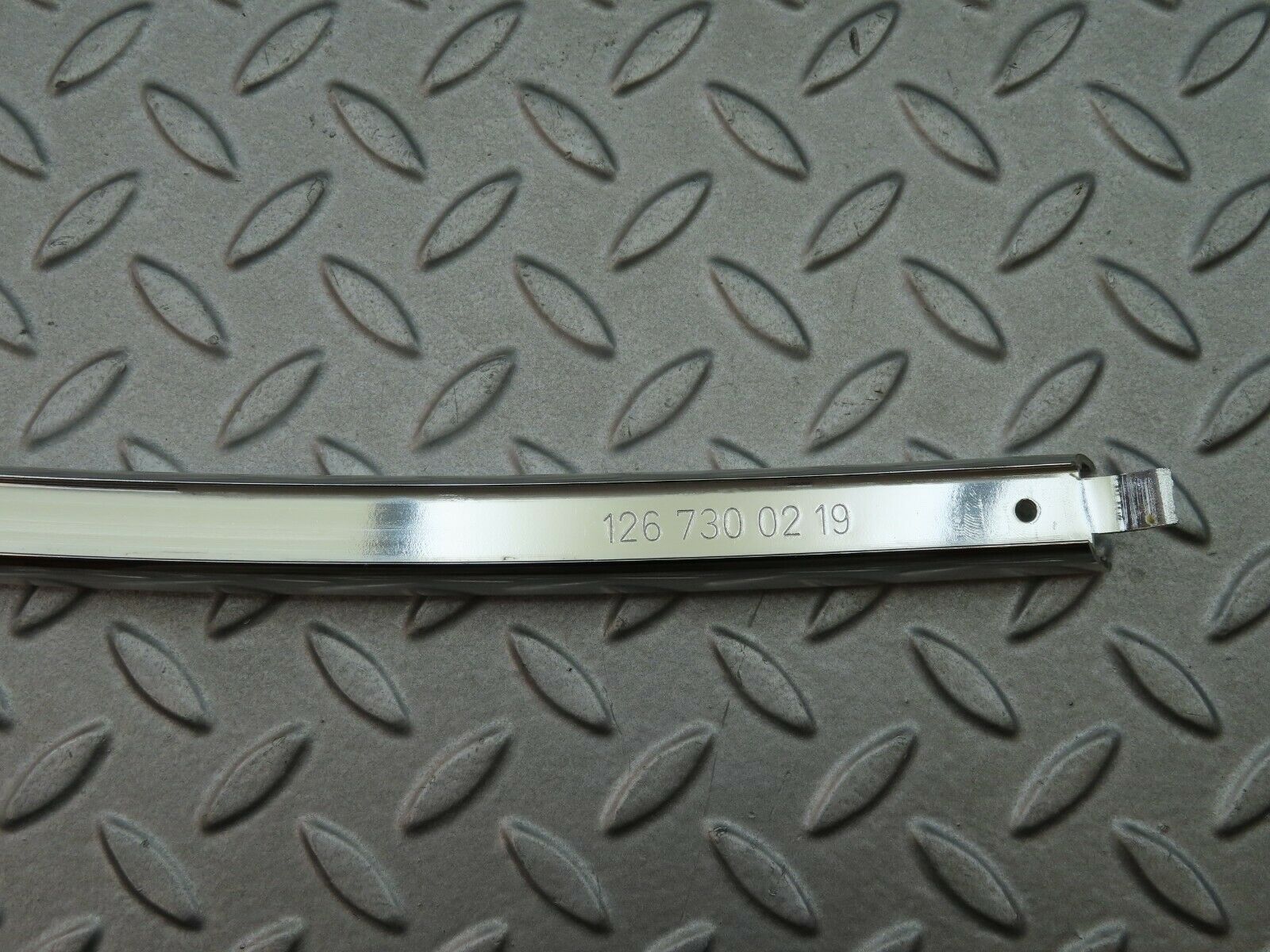 6135 Mercedes-Benz W126 380SE Rear Right Chrome Window Channel 1267300219