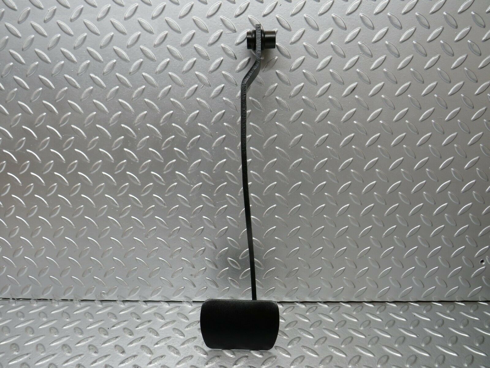 23322 Mercedes-Benz W116 350SE Brake Pedal