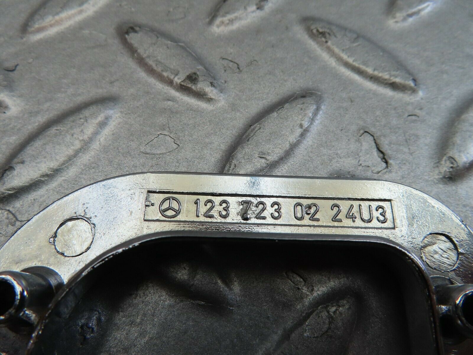 9592 Mercedes-Benz C123 280CE Coupe Right Chrome Door Latch Trim 1237230224