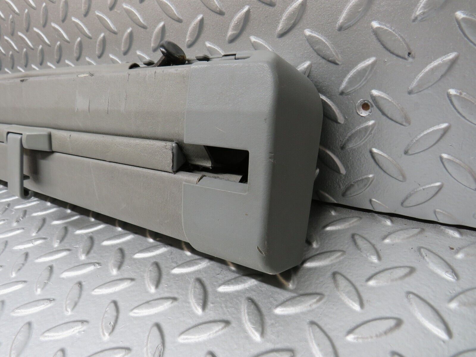 32581 Mercedes-Benz S124 300TE Wagon Trunk Roll Compartment Cover