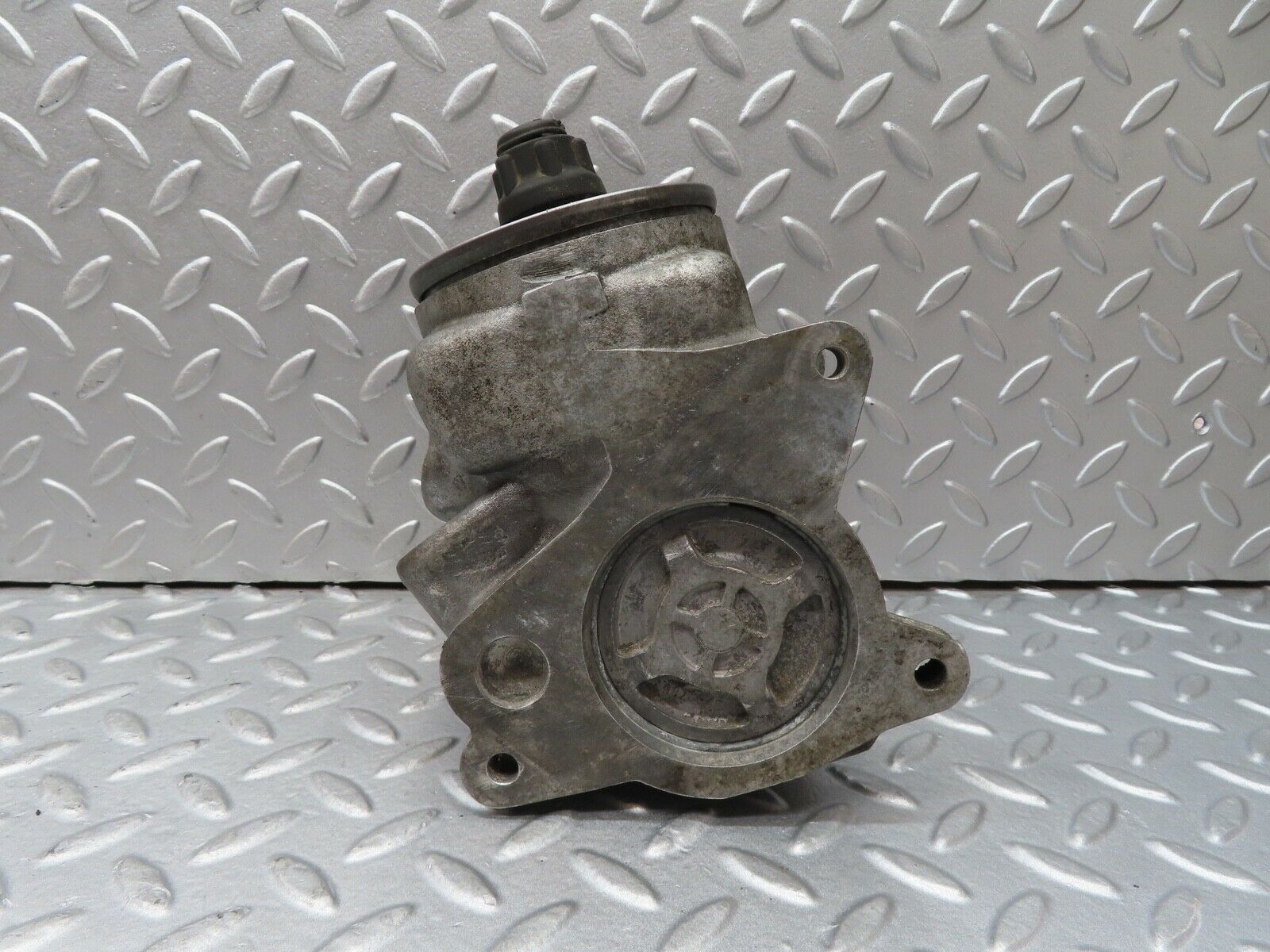 17028 Mercedes-Benz C123 280CE Coupe Power Steering Pump 1264601580
