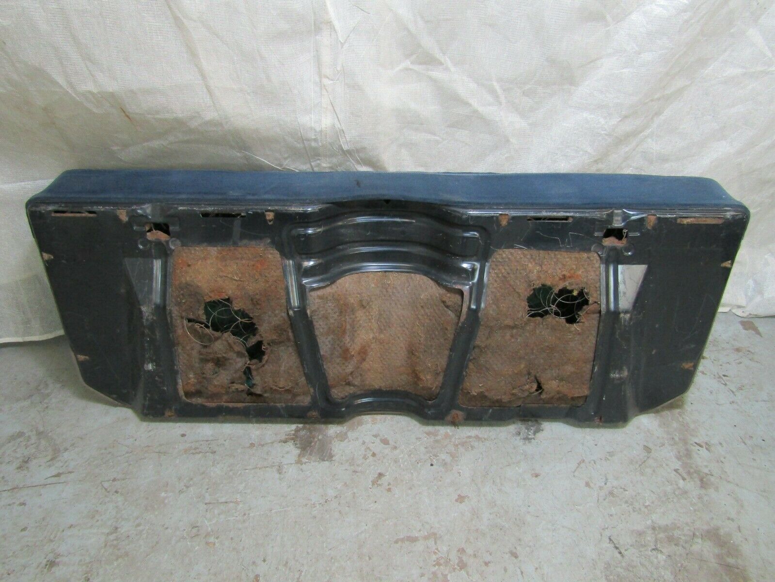 3257 Mercedes-Benz C107 350SLC Coupe Coupe Rear Seat Blue Fabric 1079240216