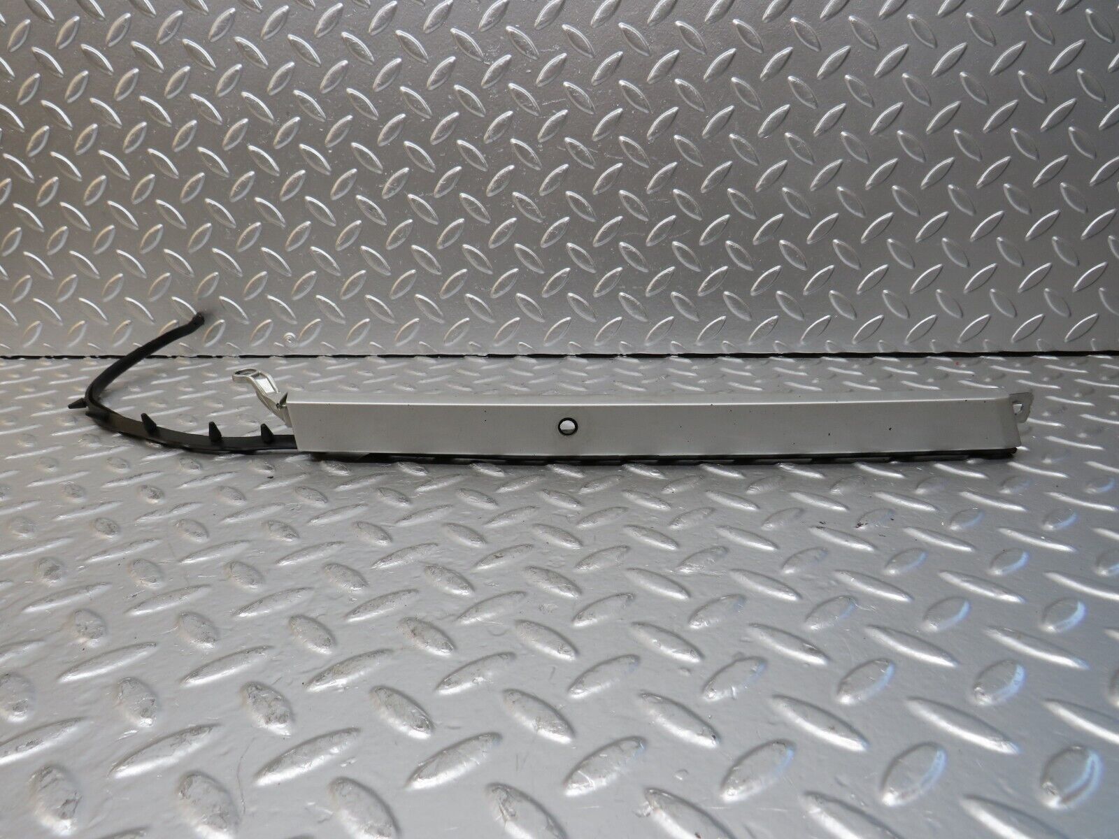 25010 Mercedes-Benz W140 S320 Right Headlight Bezel 1408260677