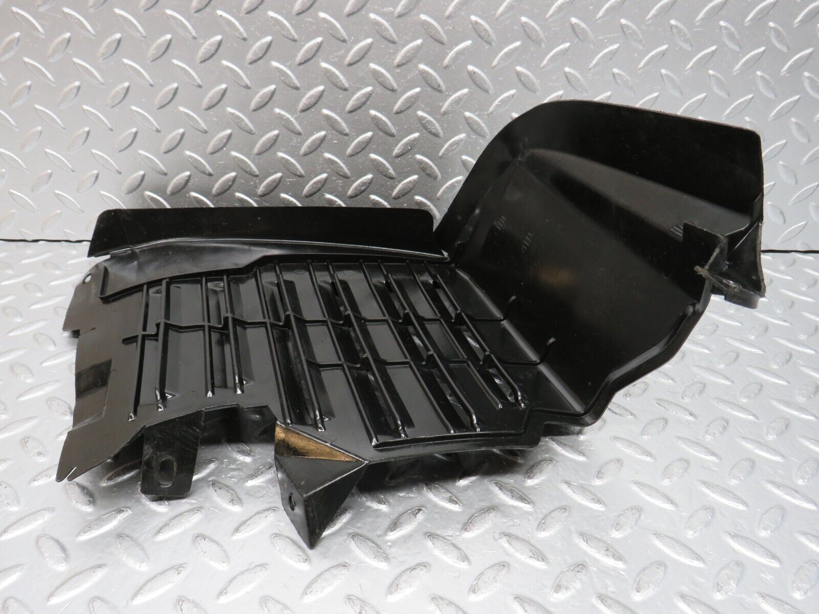 32362 Mercedes-Benz S124 300TE Wagon Mudguard Panel Left Side 1248840335