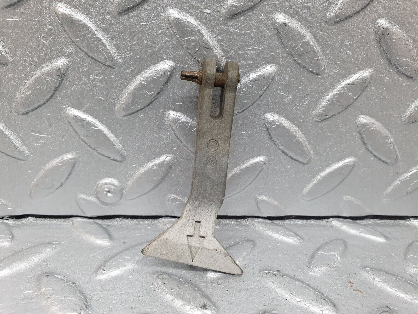 41030 Mercedes-Benz W126 300SE Bonnet Release Pull Handle