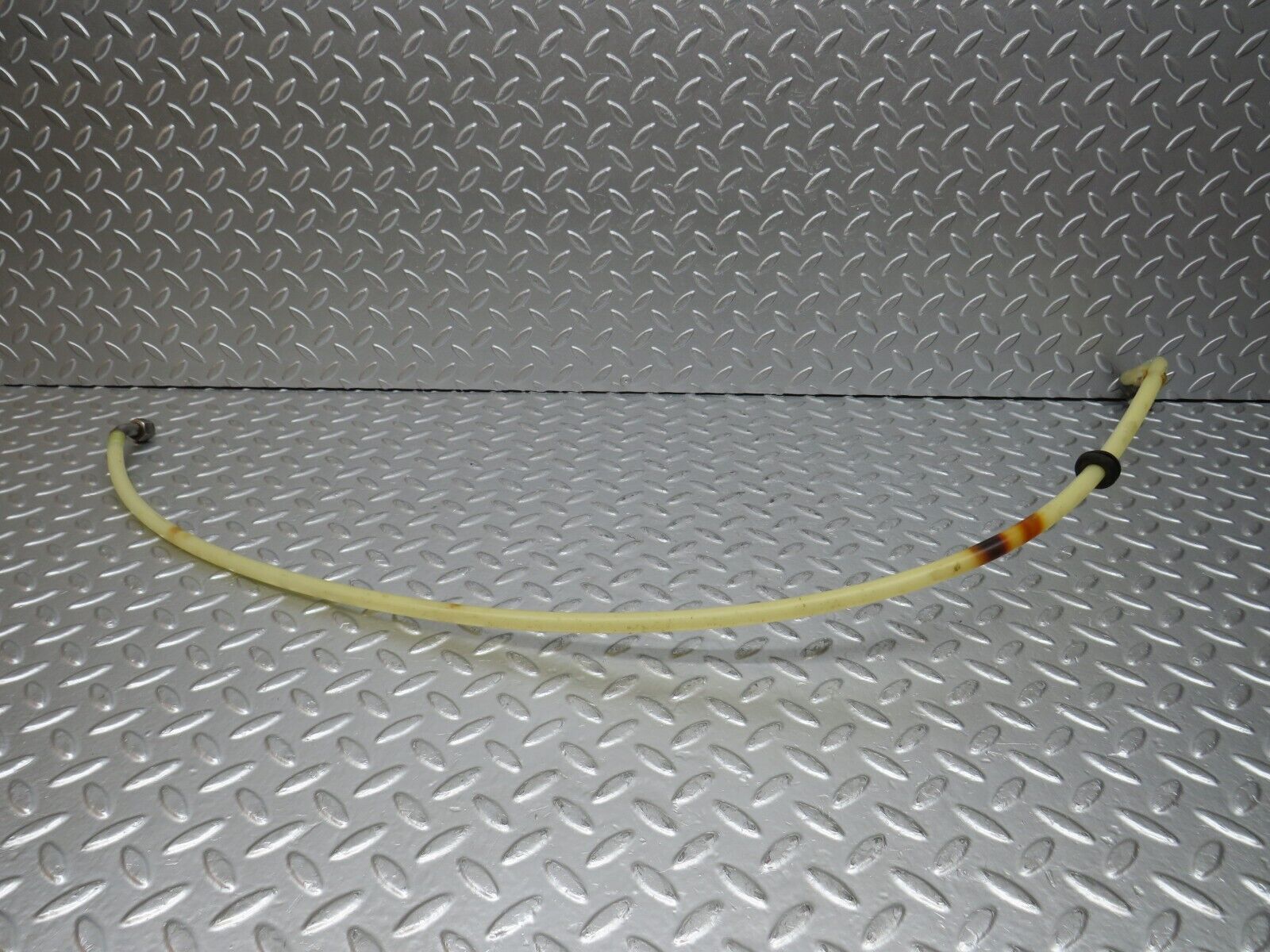 31087 Mercedes-Benz W123 200D Brake Servo Vacuum Pipe