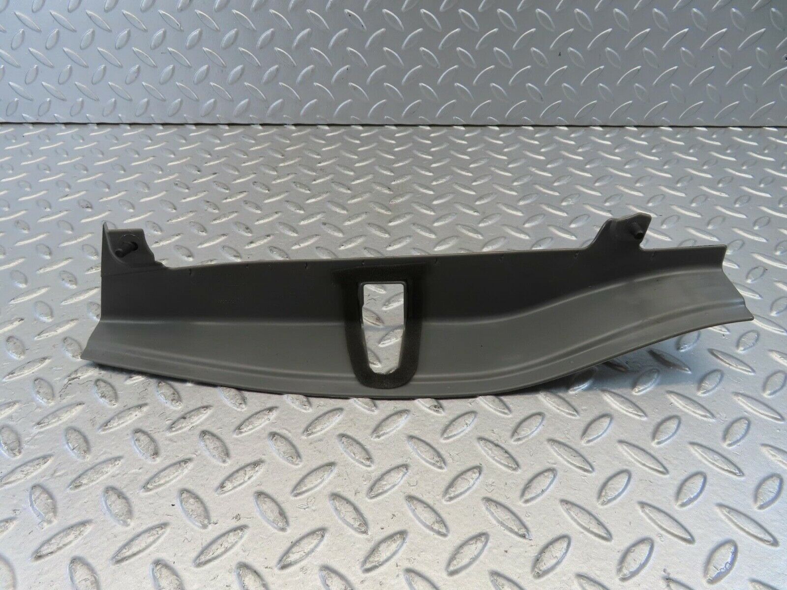 11233 Mercedes-Benz W221 S320 Front Right Door Lock Cover 2217280256