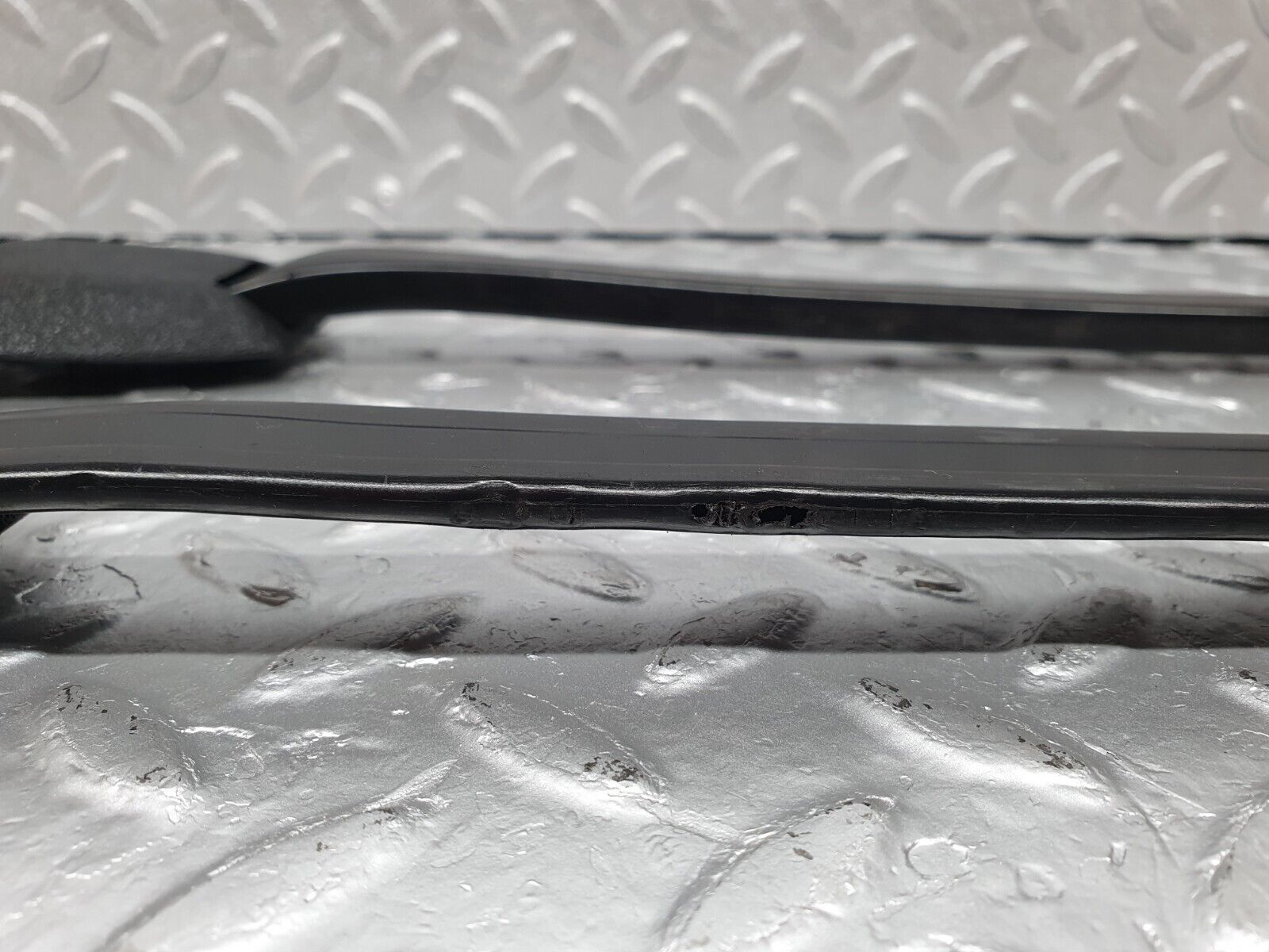 41415 Mercedes-Benz W124 200E Seat Belt Runner Pair