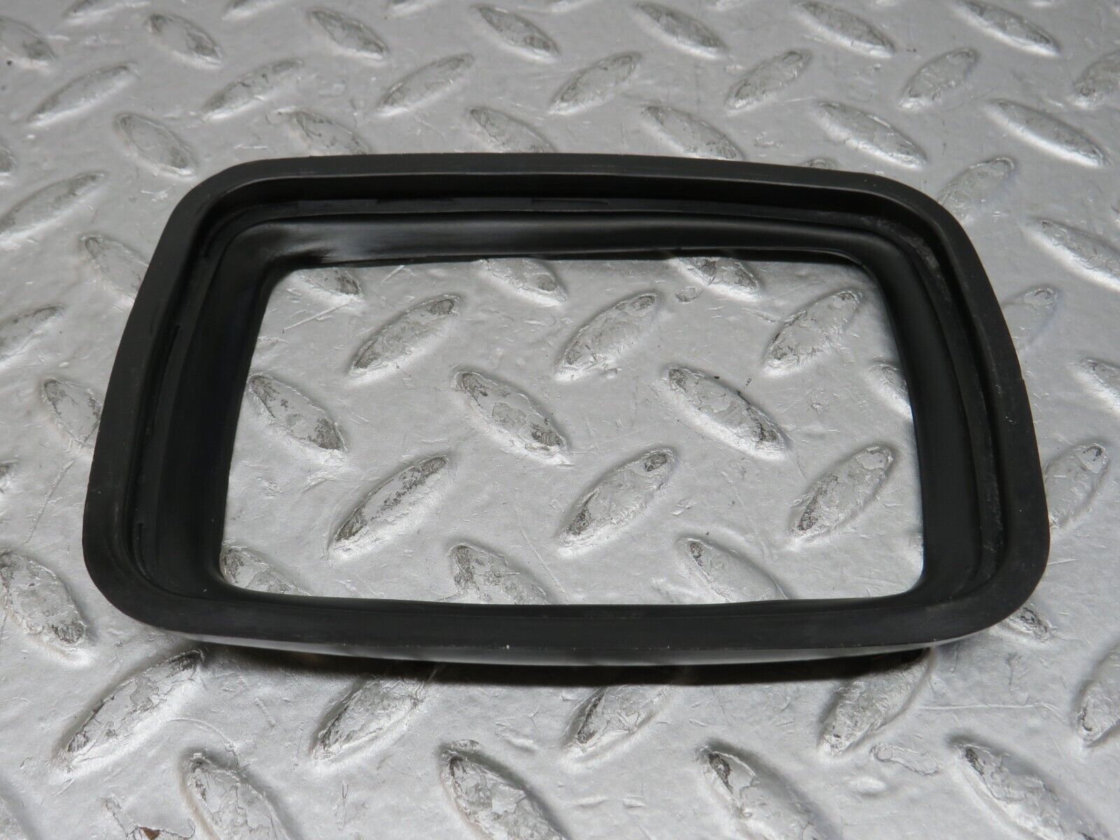 37403 Mercedes-Benz W109 300SEL Gear Selector Surround Rubber