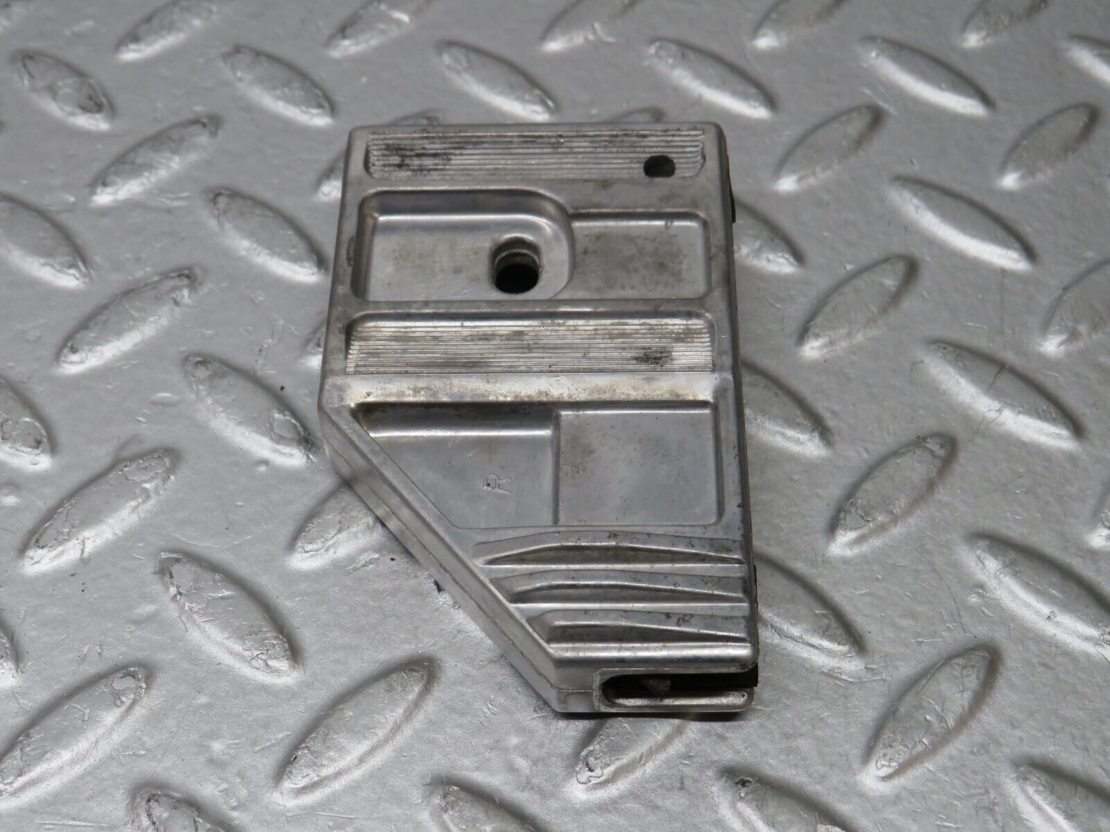 36886 Mercedes-Benz C126 420SEC Coupe Door Window Guide Bracket 1267250632