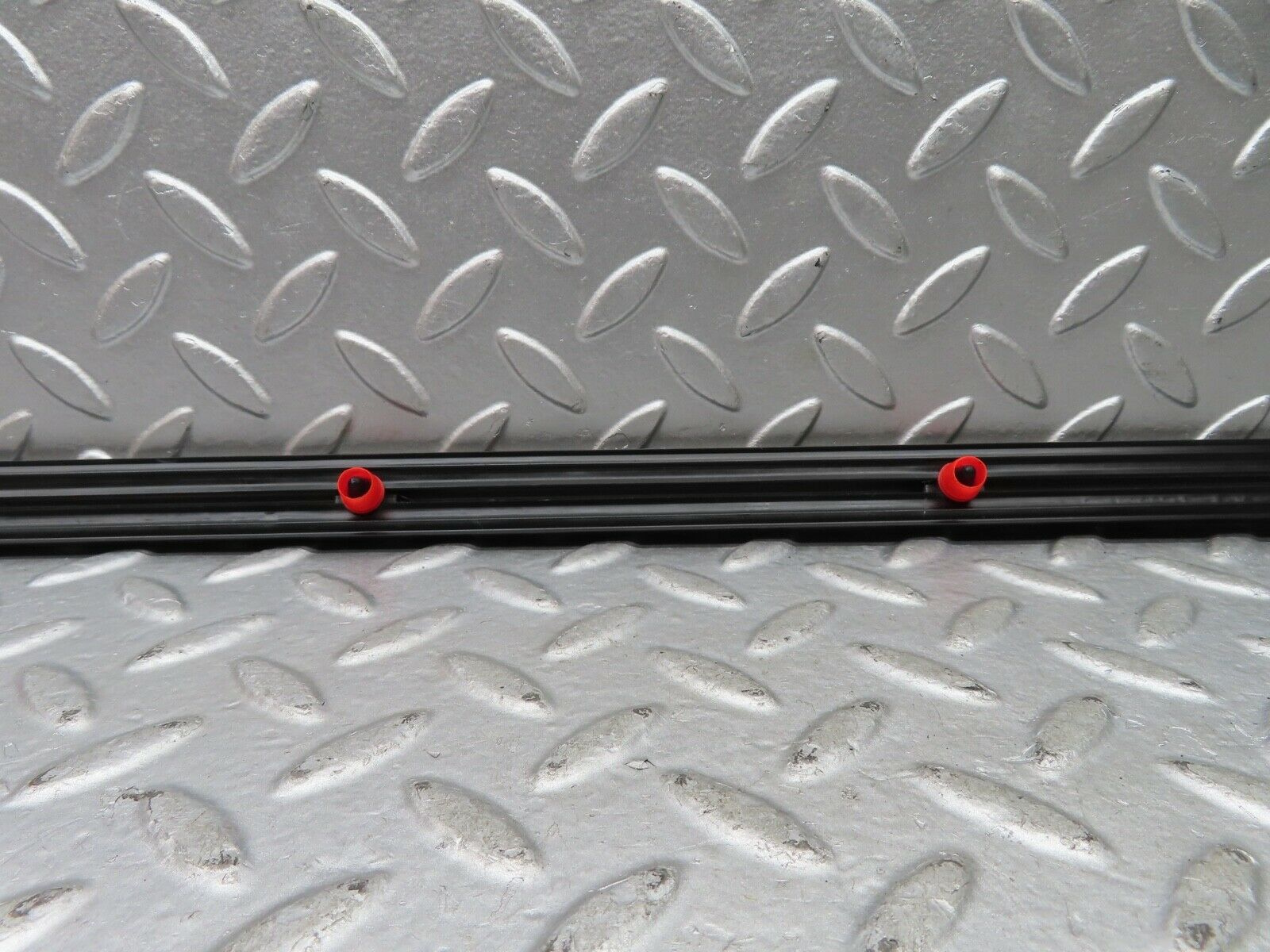 21100 Mercedes-Benz W123 230E Rear Right Door Centre Moulding Trim