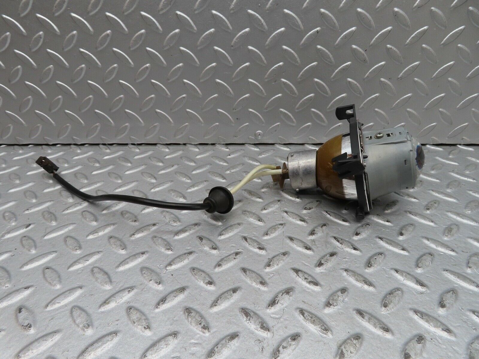 17227 Mercedes-Benz R129 300SL Coupe Front Left Fog Light 1305300028