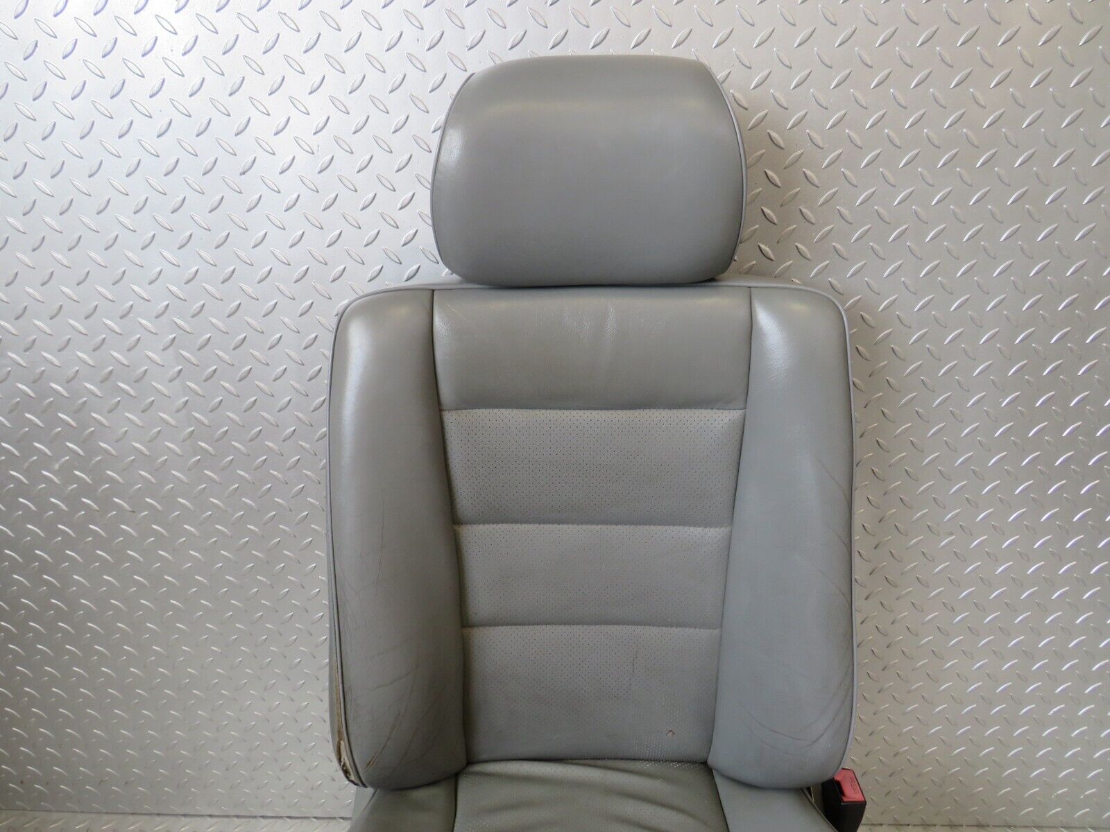 25697 Mercedes-Benz W124 280E Electric Front Right Seat Grey