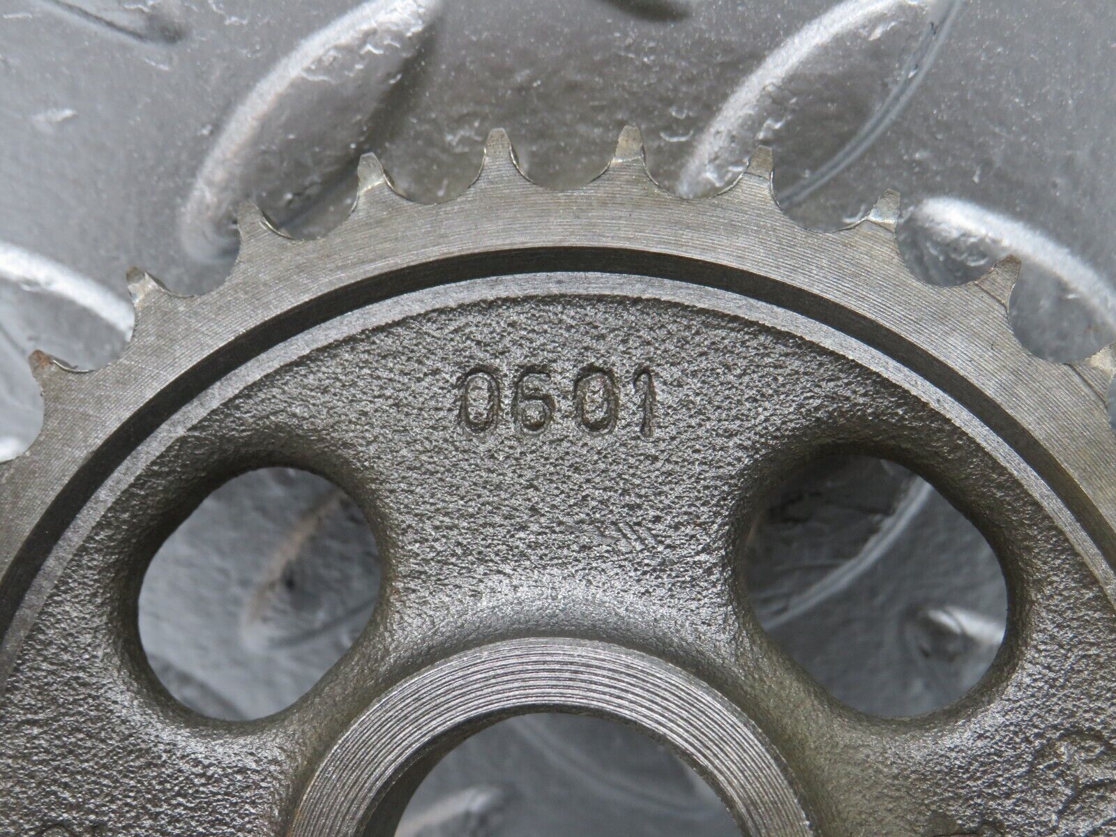 0019 Mercedes-Benz W116 350SE Camshaft Timing Gear 1160520601