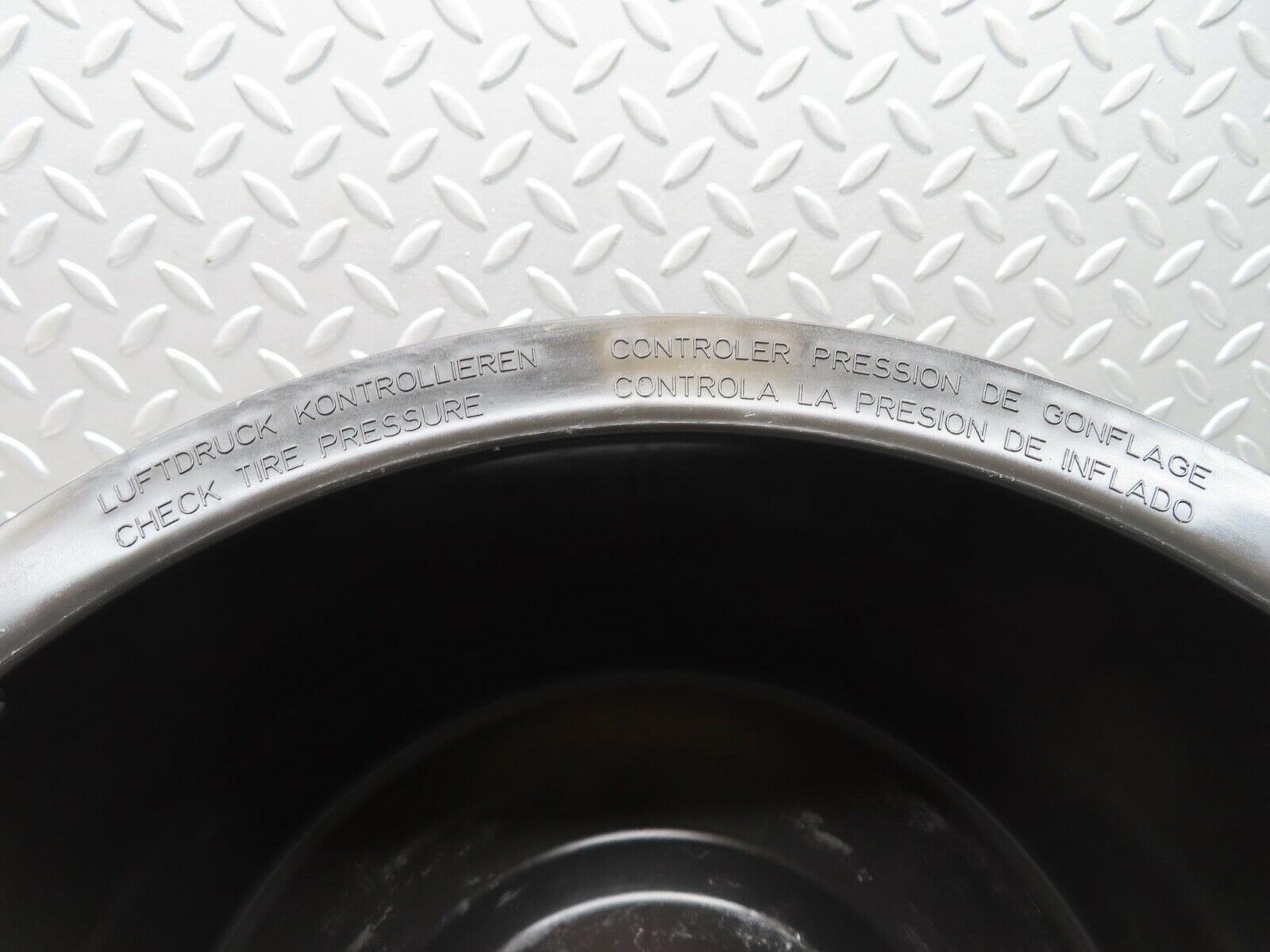 14865 Mercedes-Benz W140 S320 Spare Wheel Holder 1408900007